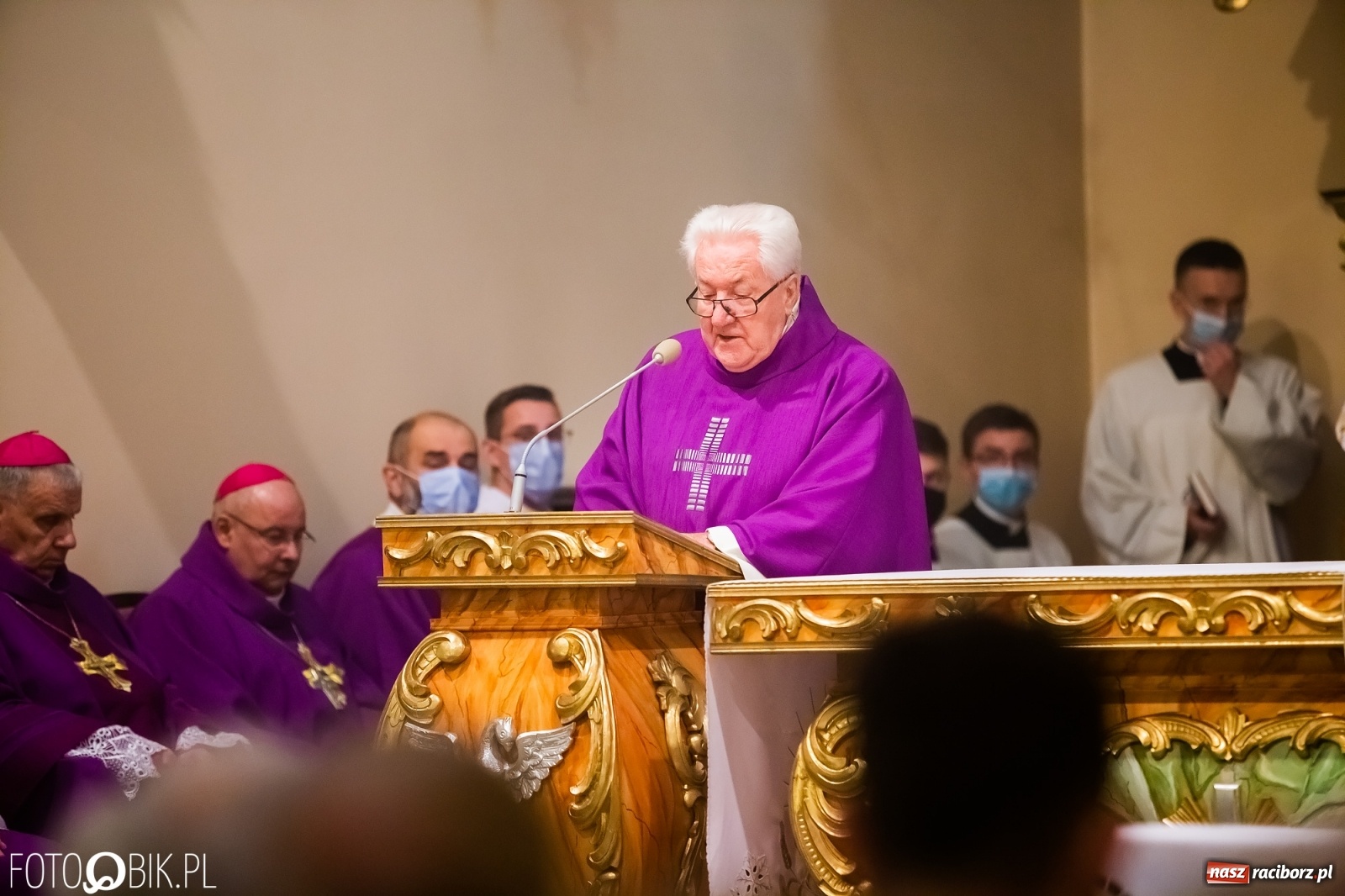 Zdjęcie w galerii na portalu naszraciborz.pl: W rodzinnej Nędzy pożegnano ks. prof. Helmuta Sobeczkę [FOTO i WIDEO] wiadomości z regionu