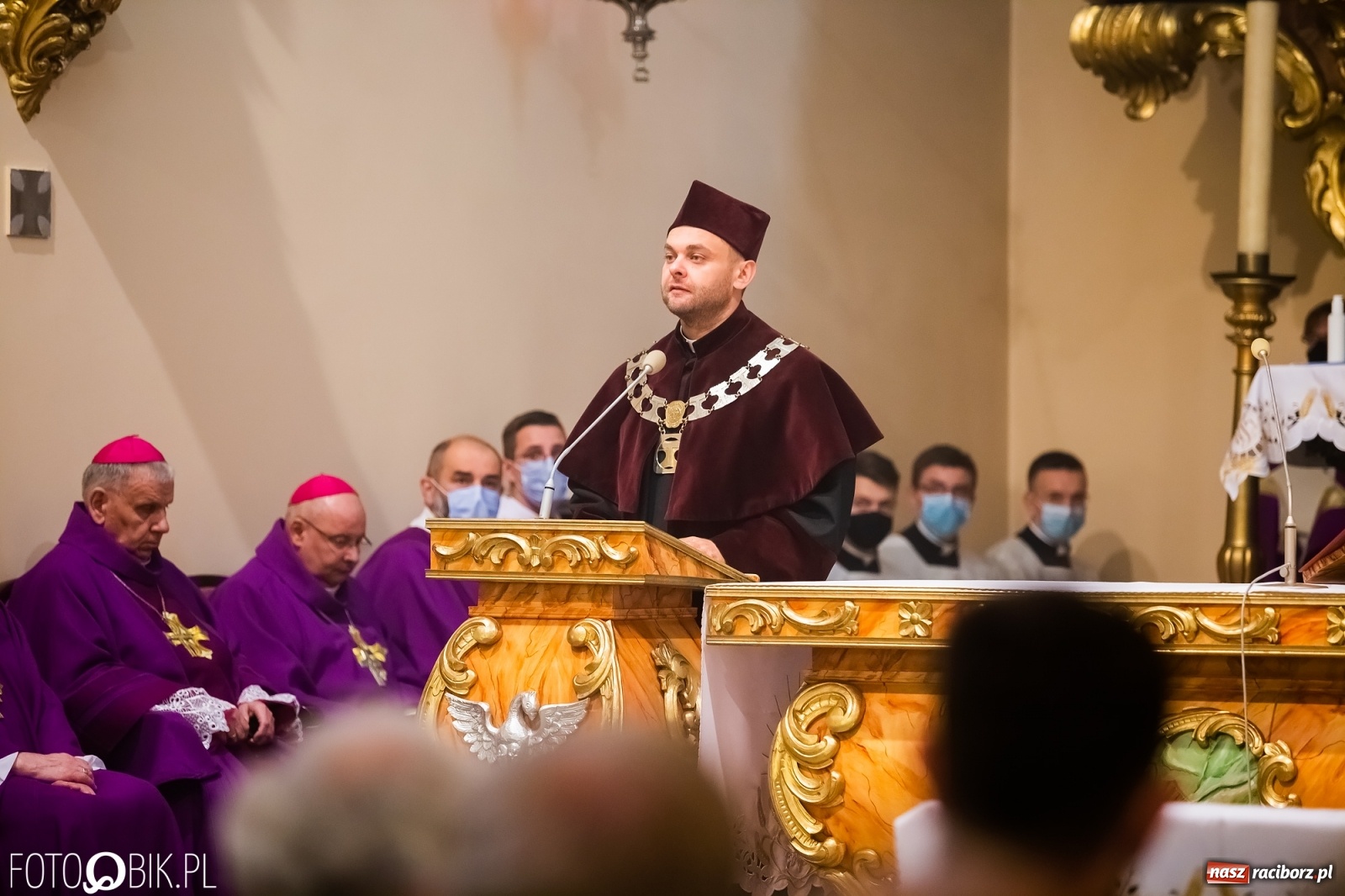 Zdjęcie w galerii na portalu naszraciborz.pl: W rodzinnej Nędzy pożegnano ks. prof. Helmuta Sobeczkę [FOTO i WIDEO] wiadomości z regionu