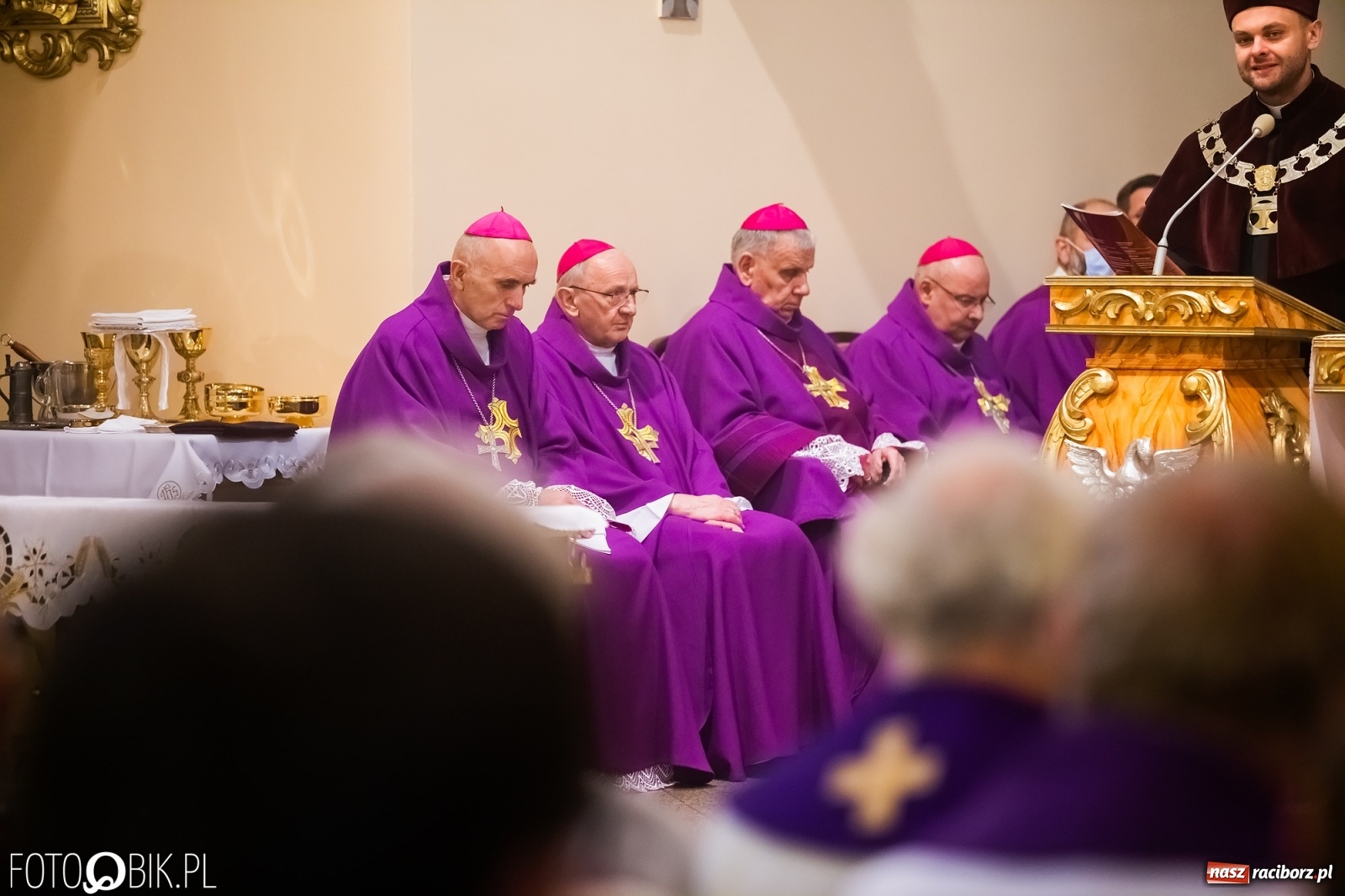 Zdjęcie w galerii na portalu naszraciborz.pl: W rodzinnej Nędzy pożegnano ks. prof. Helmuta Sobeczkę [FOTO i WIDEO] wiadomości z regionu
