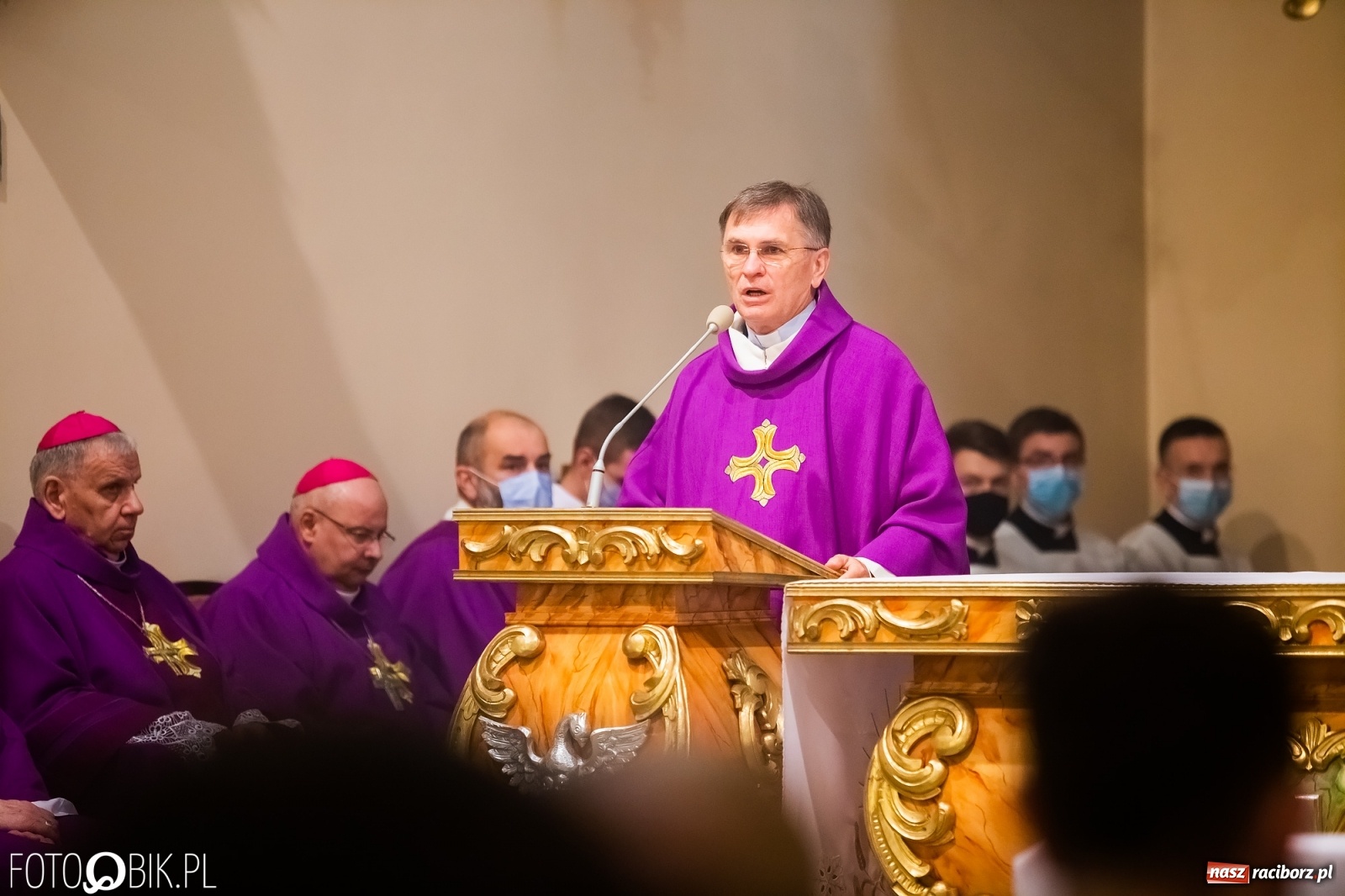 Zdjęcie w galerii na portalu naszraciborz.pl: W rodzinnej Nędzy pożegnano ks. prof. Helmuta Sobeczkę [FOTO i WIDEO] wiadomości z regionu