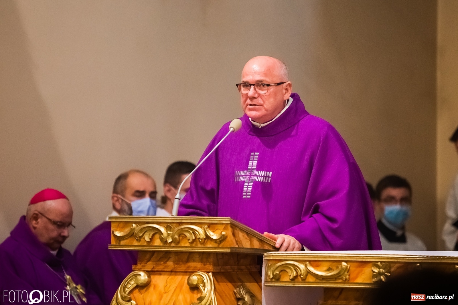 Zdjęcie w galerii na portalu naszraciborz.pl: W rodzinnej Nędzy pożegnano ks. prof. Helmuta Sobeczkę [FOTO i WIDEO] wiadomości z regionu
