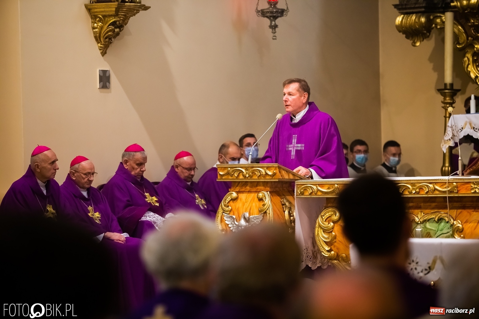 Zdjęcie w galerii na portalu naszraciborz.pl: W rodzinnej Nędzy pożegnano ks. prof. Helmuta Sobeczkę [FOTO i WIDEO] wiadomości z regionu