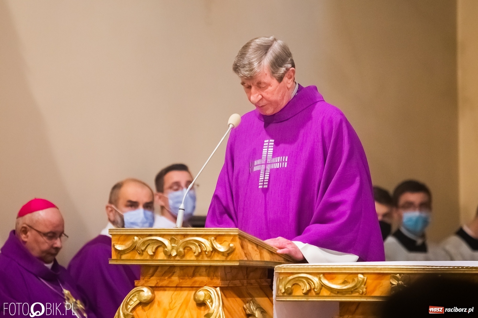 Zdjęcie w galerii na portalu naszraciborz.pl: W rodzinnej Nędzy pożegnano ks. prof. Helmuta Sobeczkę [FOTO i WIDEO] wiadomości z regionu