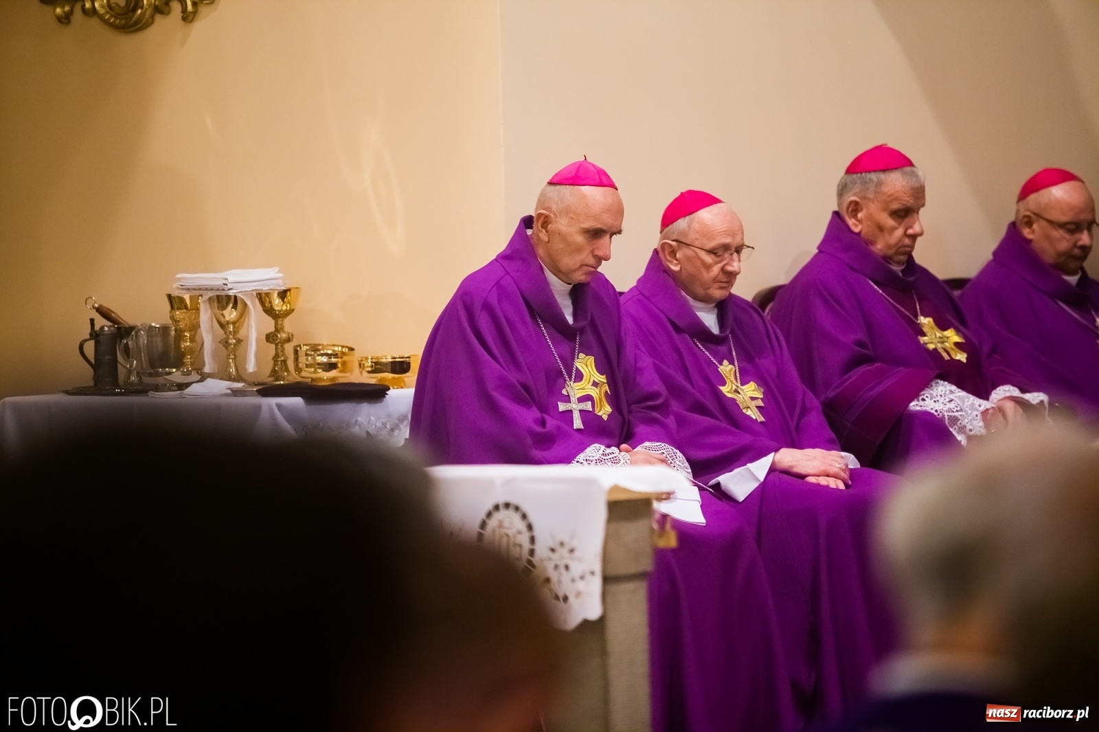 Zdjęcie w galerii na portalu naszraciborz.pl: W rodzinnej Nędzy pożegnano ks. prof. Helmuta Sobeczkę [FOTO i WIDEO] wiadomości z regionu