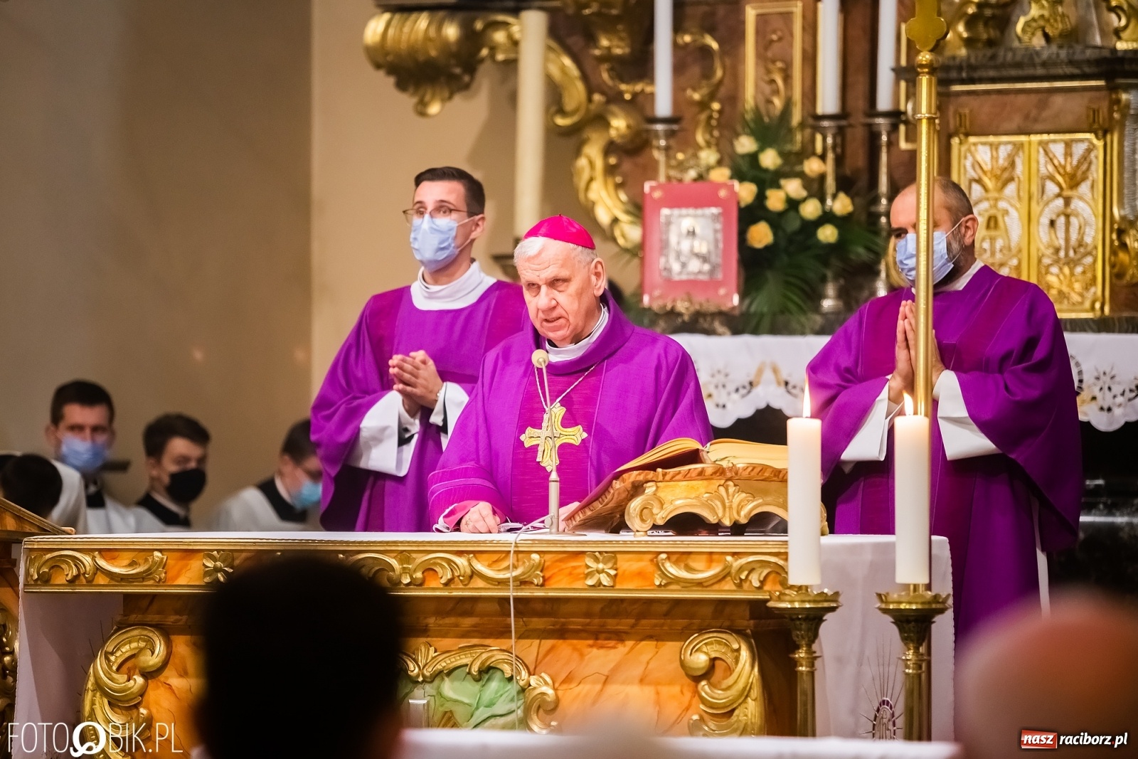 Zdjęcie w galerii na portalu naszraciborz.pl: W rodzinnej Nędzy pożegnano ks. prof. Helmuta Sobeczkę [FOTO i WIDEO] wiadomości z regionu
