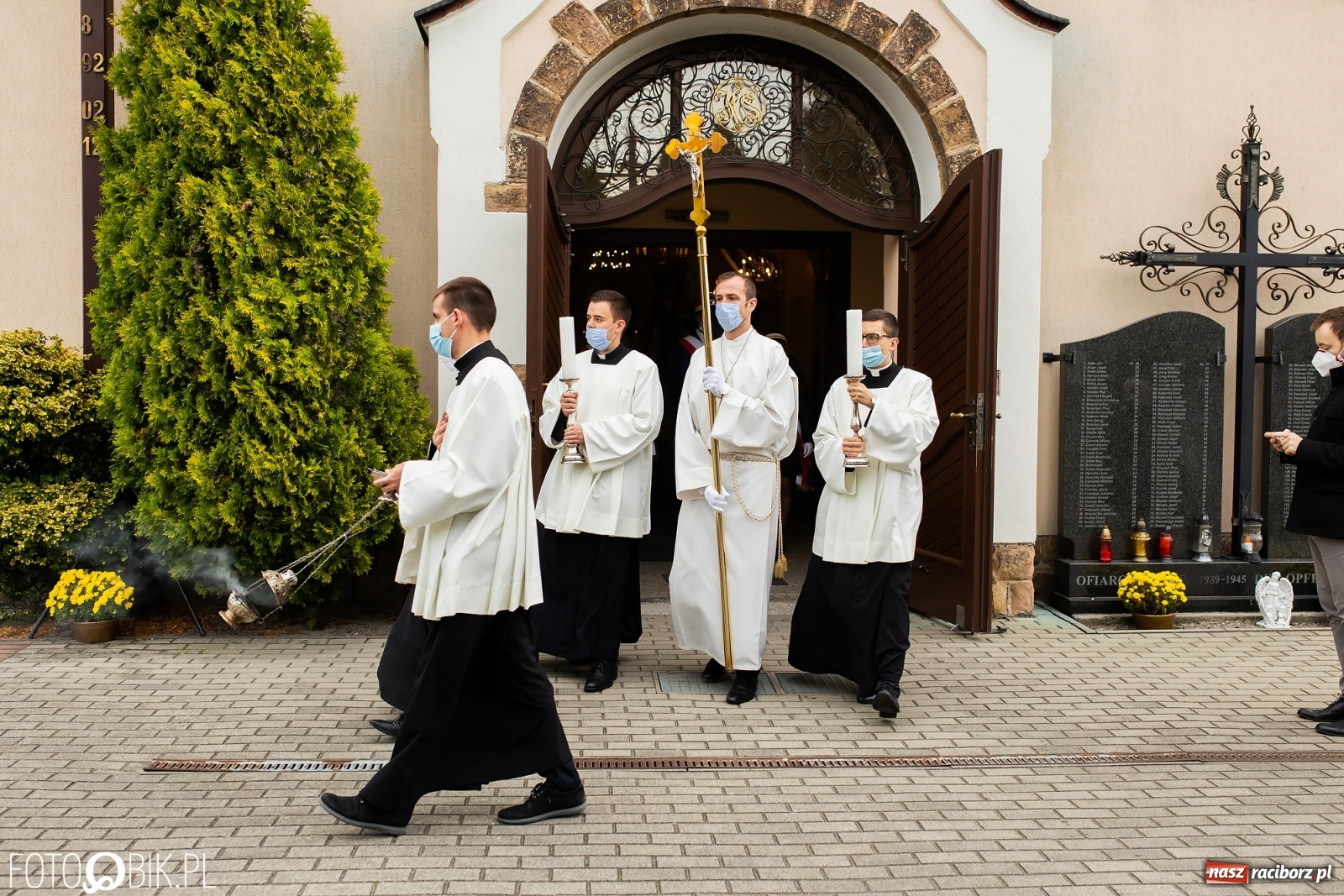 Zdjęcie w galerii na portalu naszraciborz.pl: W rodzinnej Nędzy pożegnano ks. prof. Helmuta Sobeczkę [FOTO i WIDEO] wiadomości z regionu