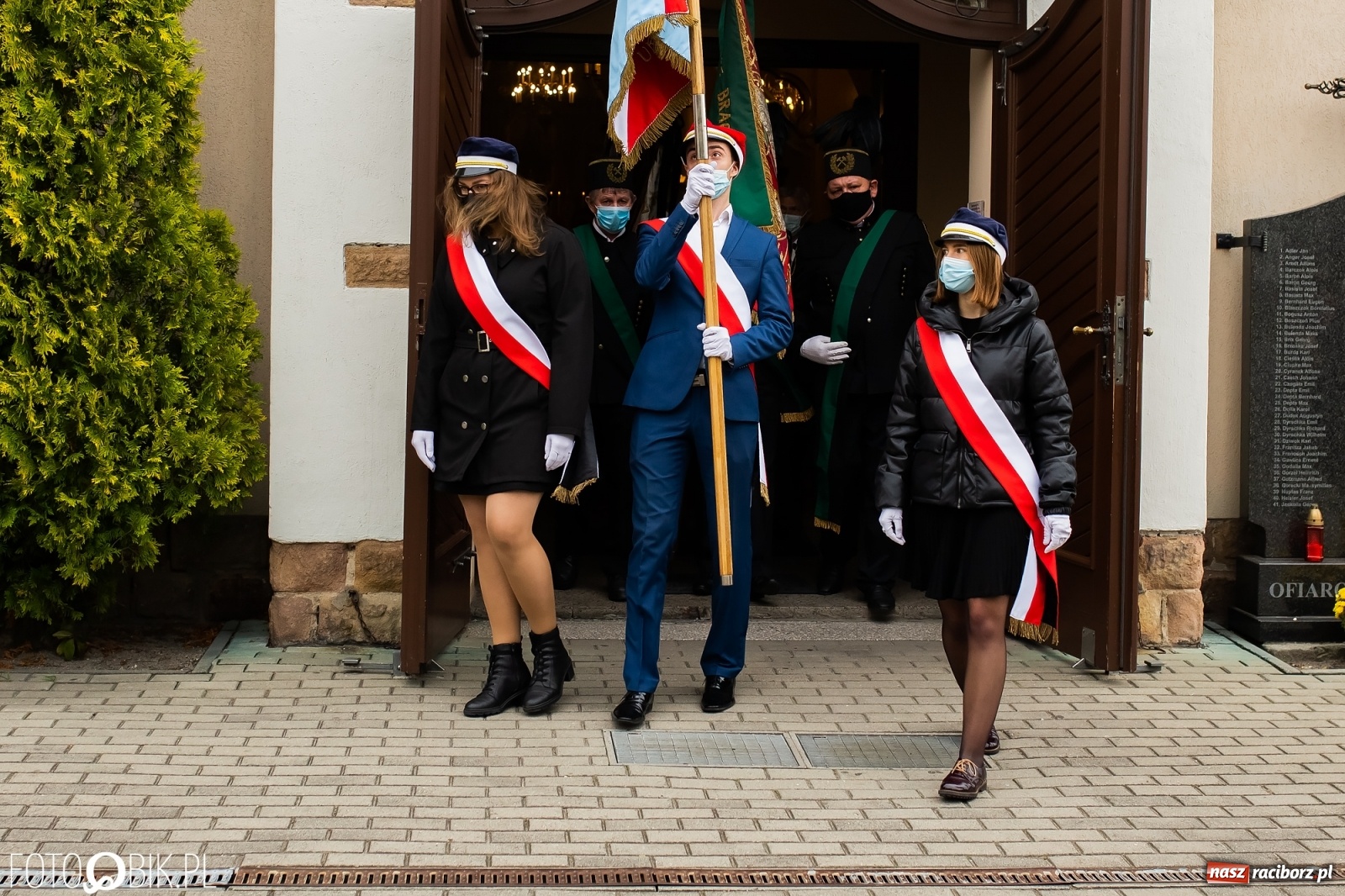 Zdjęcie w galerii na portalu naszraciborz.pl: W rodzinnej Nędzy pożegnano ks. prof. Helmuta Sobeczkę [FOTO i WIDEO] wiadomości z regionu