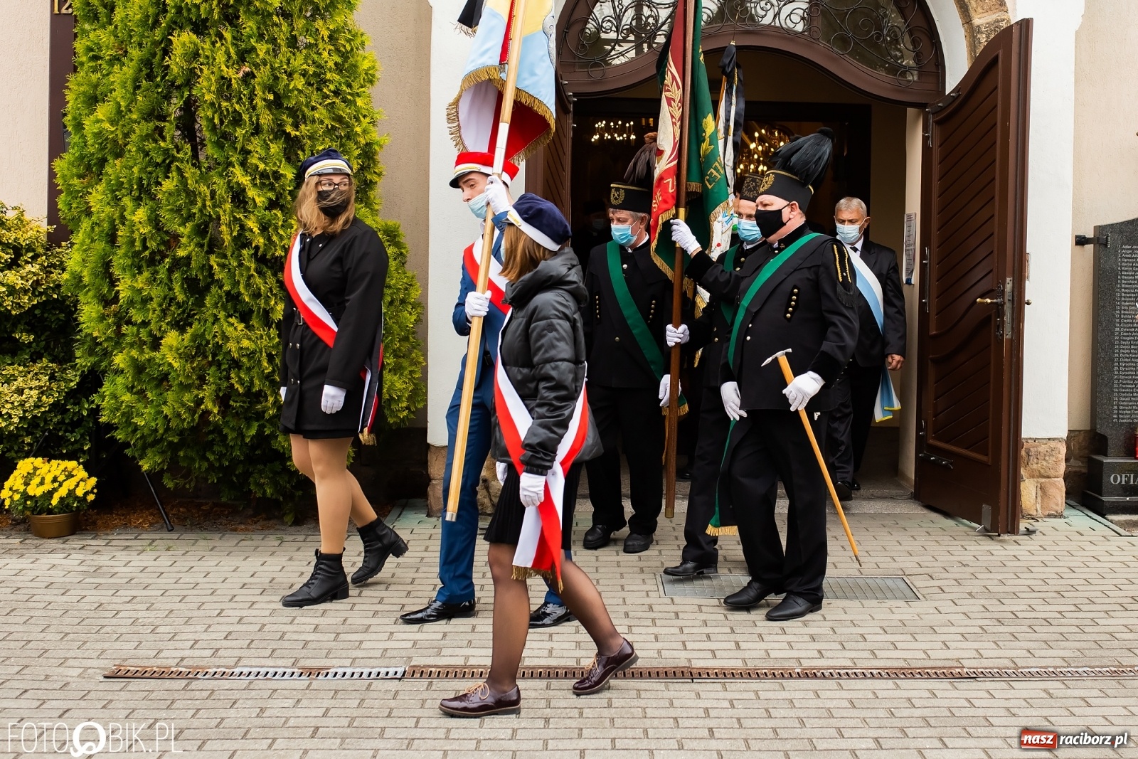Zdjęcie w galerii na portalu naszraciborz.pl: W rodzinnej Nędzy pożegnano ks. prof. Helmuta Sobeczkę [FOTO i WIDEO] wiadomości z regionu