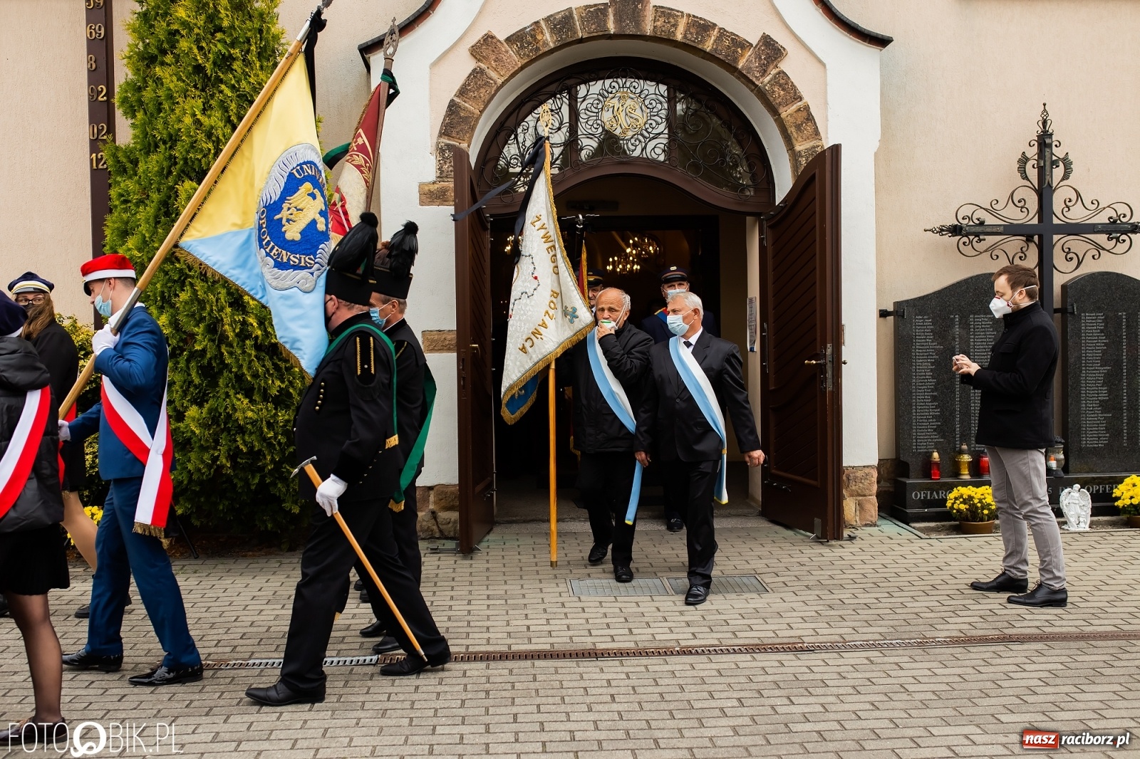Zdjęcie w galerii na portalu naszraciborz.pl: W rodzinnej Nędzy pożegnano ks. prof. Helmuta Sobeczkę [FOTO i WIDEO] wiadomości z regionu