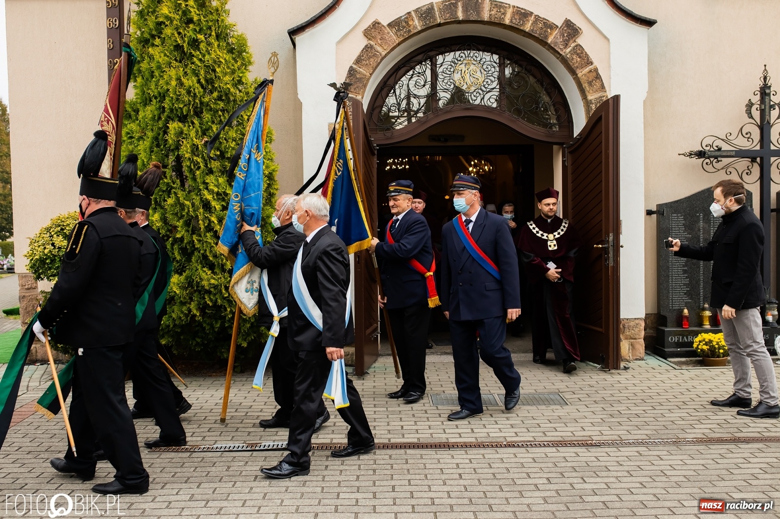 Zdjęcie w galerii na portalu naszraciborz.pl: W rodzinnej Nędzy pożegnano ks. prof. Helmuta Sobeczkę [FOTO i WIDEO] wiadomości z regionu