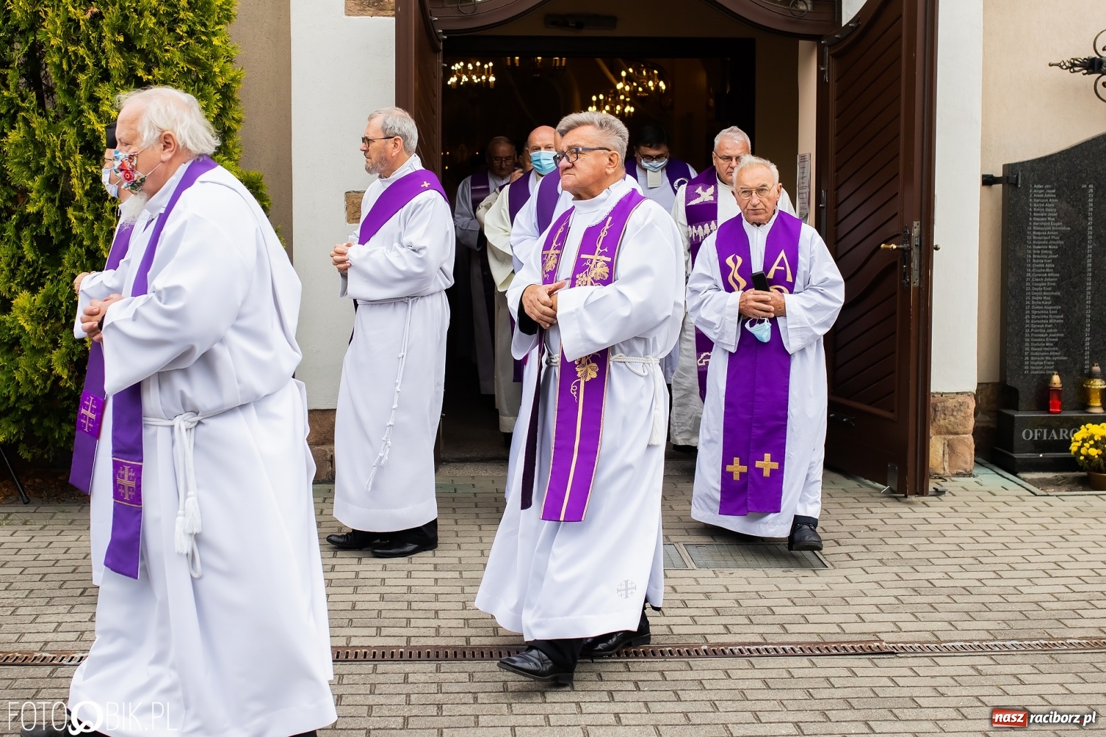 Zdjęcie w galerii na portalu naszraciborz.pl: W rodzinnej Nędzy pożegnano ks. prof. Helmuta Sobeczkę [FOTO i WIDEO] wiadomości z regionu