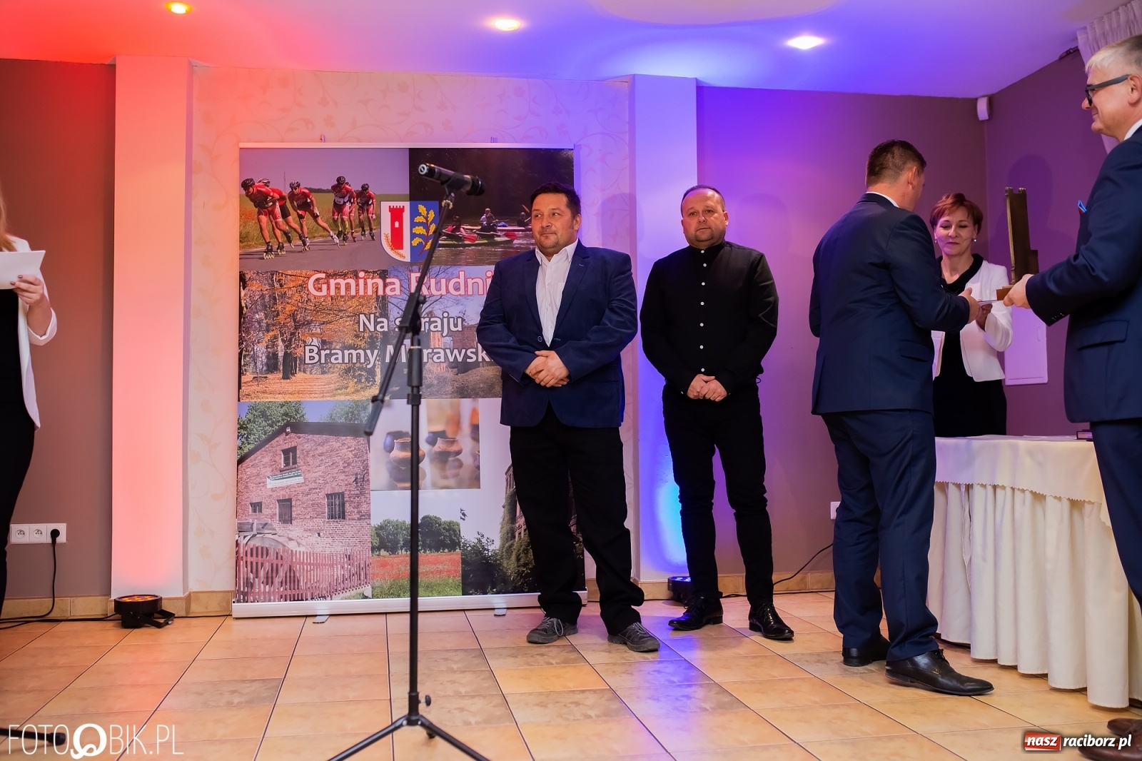 Zdjęcie w galerii na portalu naszraciborz.pl: FIALA gminy Rudnik. Po raz trzeci wręczono nagrody za wkład w rozwój społeczno-gospodarczy wiadomości z regionu