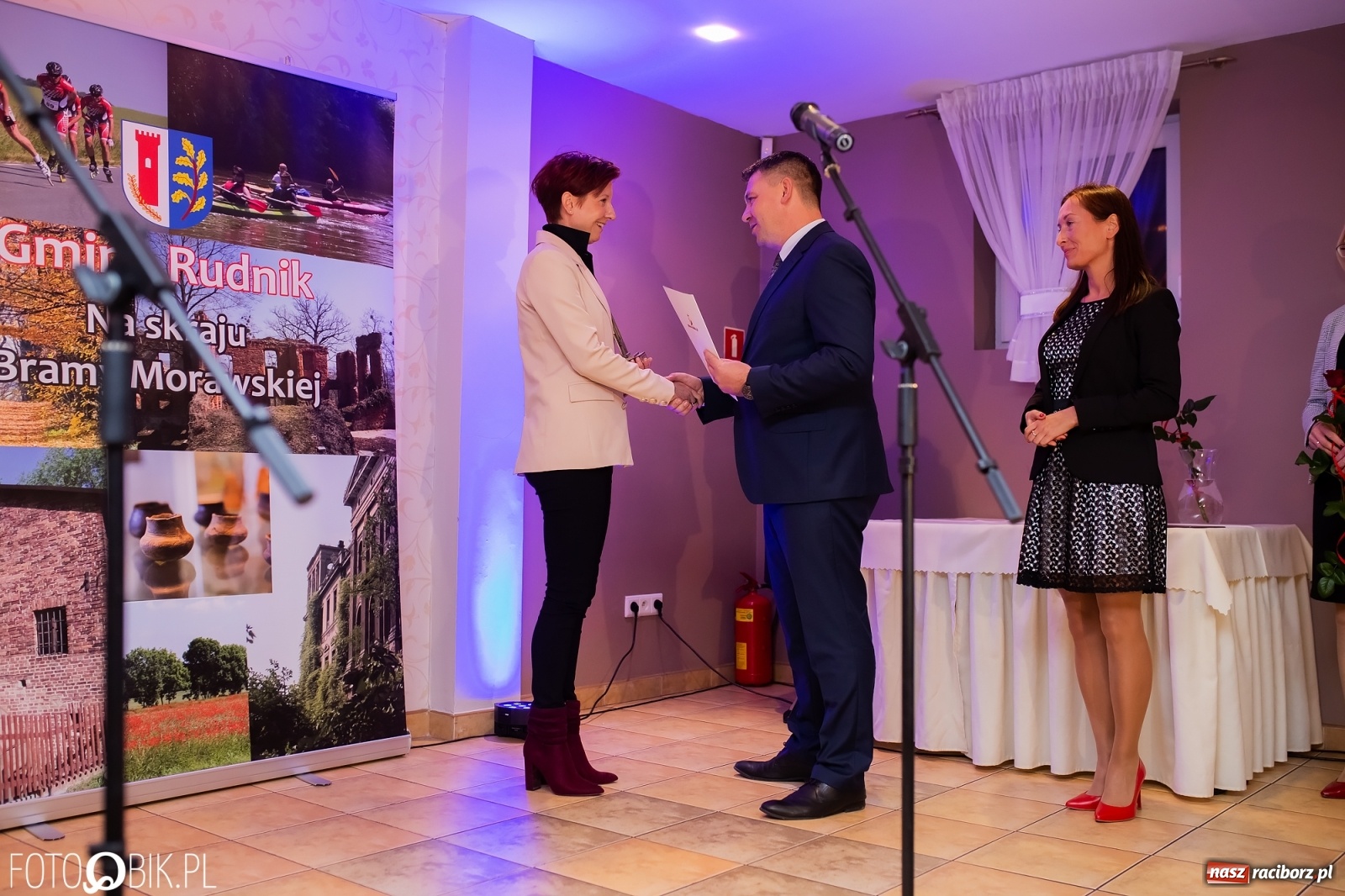 Zdjęcie w galerii na portalu naszraciborz.pl: FIALA gminy Rudnik. Po raz trzeci wręczono nagrody za wkład w rozwój społeczno-gospodarczy wiadomości z regionu