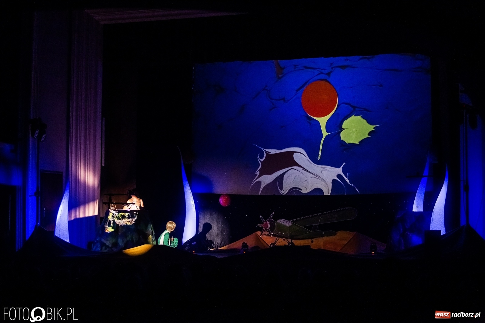 Zdjęcie w galerii na portalu naszraciborz.pl: Mały Książę - wyjątkowy spektakl w RCK wiadomości z regionu