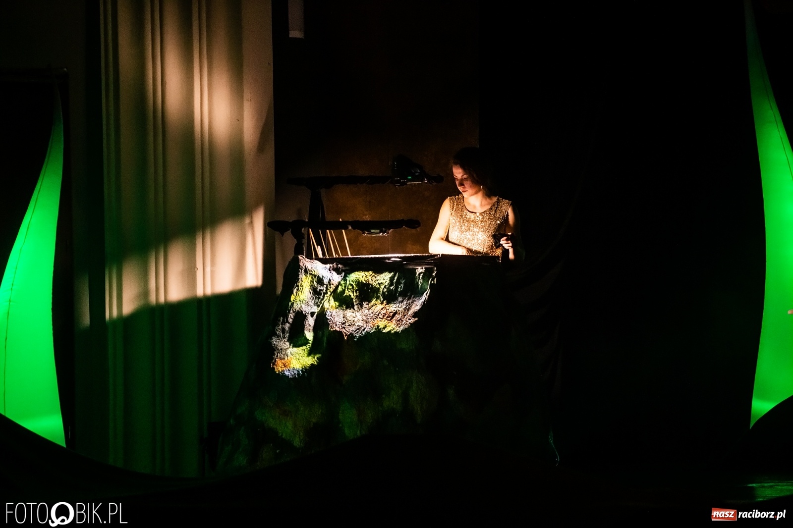 Zdjęcie w galerii na portalu naszraciborz.pl: Mały Książę - wyjątkowy spektakl w RCK wiadomości z regionu