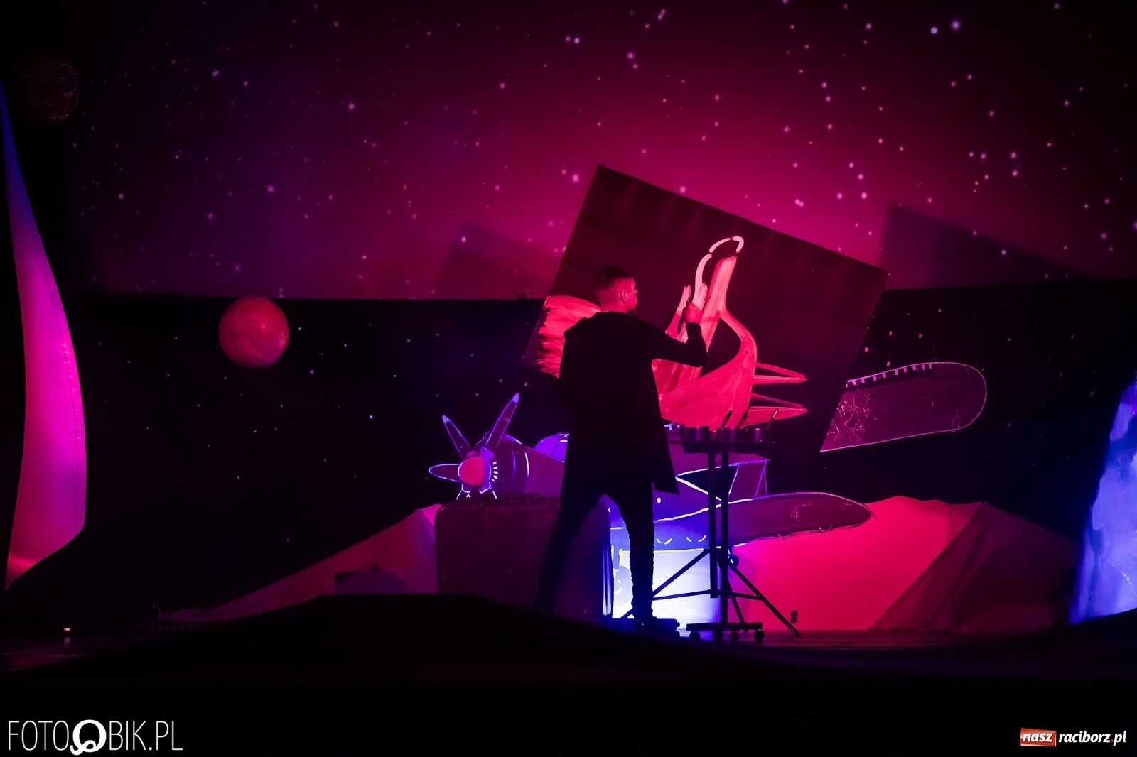 Zdjęcie w galerii na portalu naszraciborz.pl: Mały Książę - wyjątkowy spektakl w RCK wiadomości z regionu