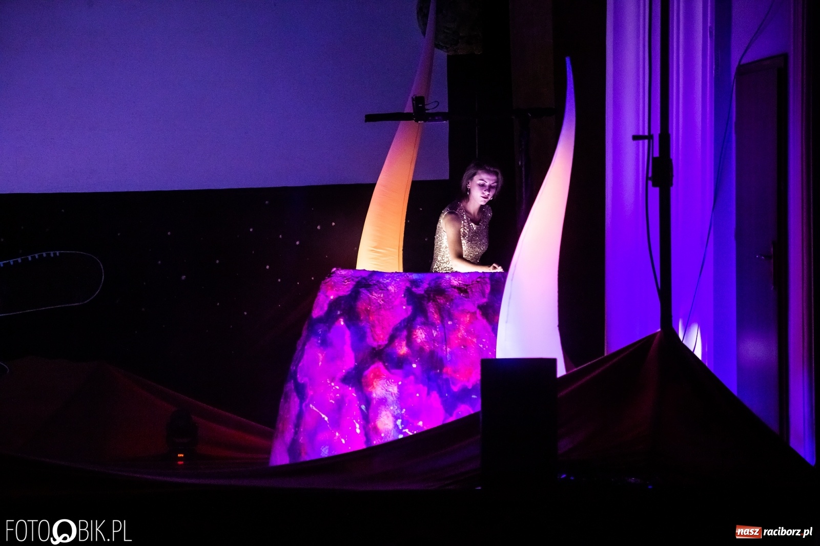 Zdjęcie w galerii na portalu naszraciborz.pl: Mały Książę - wyjątkowy spektakl w RCK wiadomości z regionu