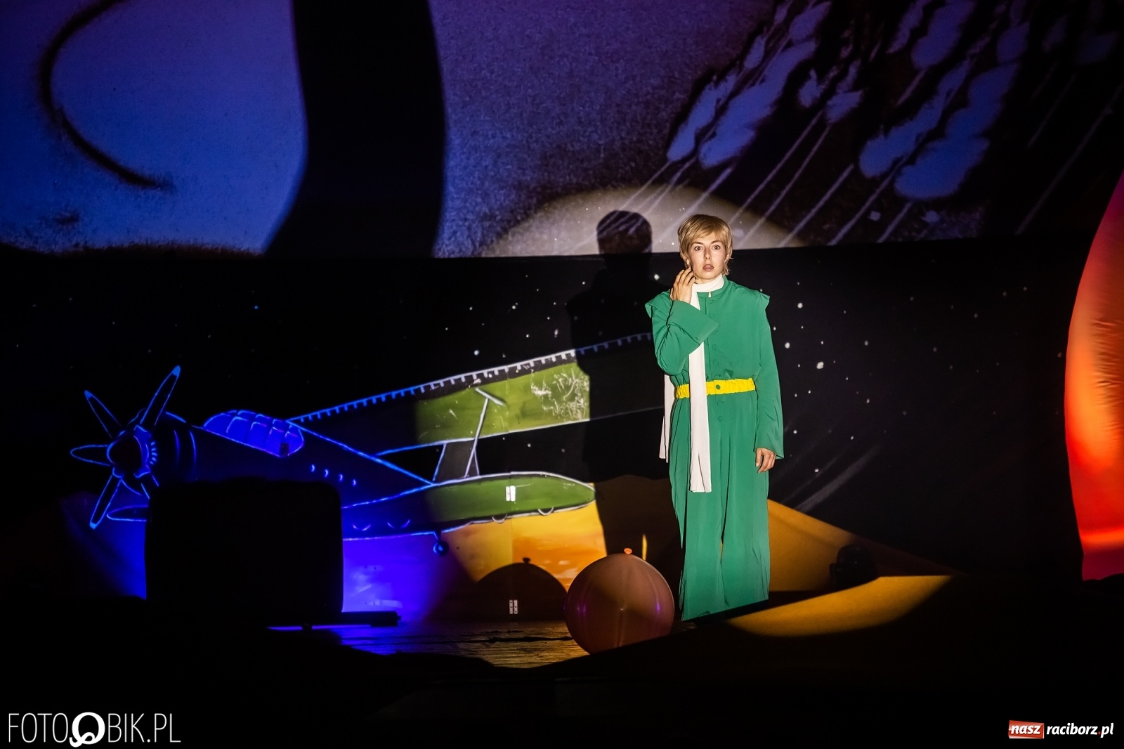 Zdjęcie w galerii na portalu naszraciborz.pl: Mały Książę - wyjątkowy spektakl w RCK wiadomości z regionu