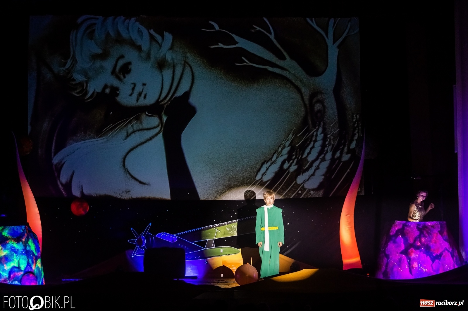 Zdjęcie w galerii na portalu naszraciborz.pl: Mały Książę - wyjątkowy spektakl w RCK wiadomości z regionu