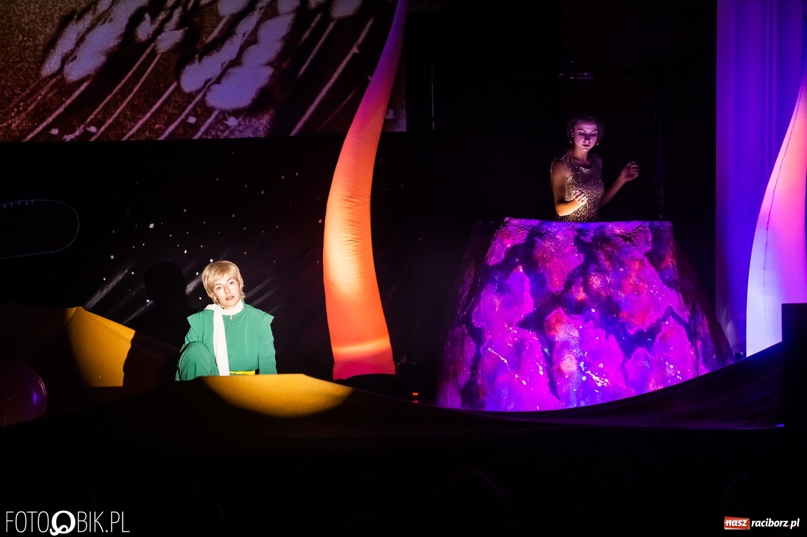 Zdjęcie w galerii na portalu naszraciborz.pl: Mały Książę - wyjątkowy spektakl w RCK wiadomości z regionu
