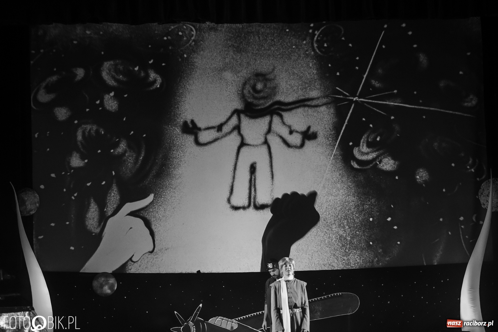 Zdjęcie w galerii na portalu naszraciborz.pl: Mały Książę - wyjątkowy spektakl w RCK wiadomości z regionu