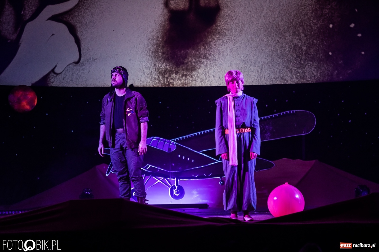 Zdjęcie w galerii na portalu naszraciborz.pl: Mały Książę - wyjątkowy spektakl w RCK wiadomości z regionu