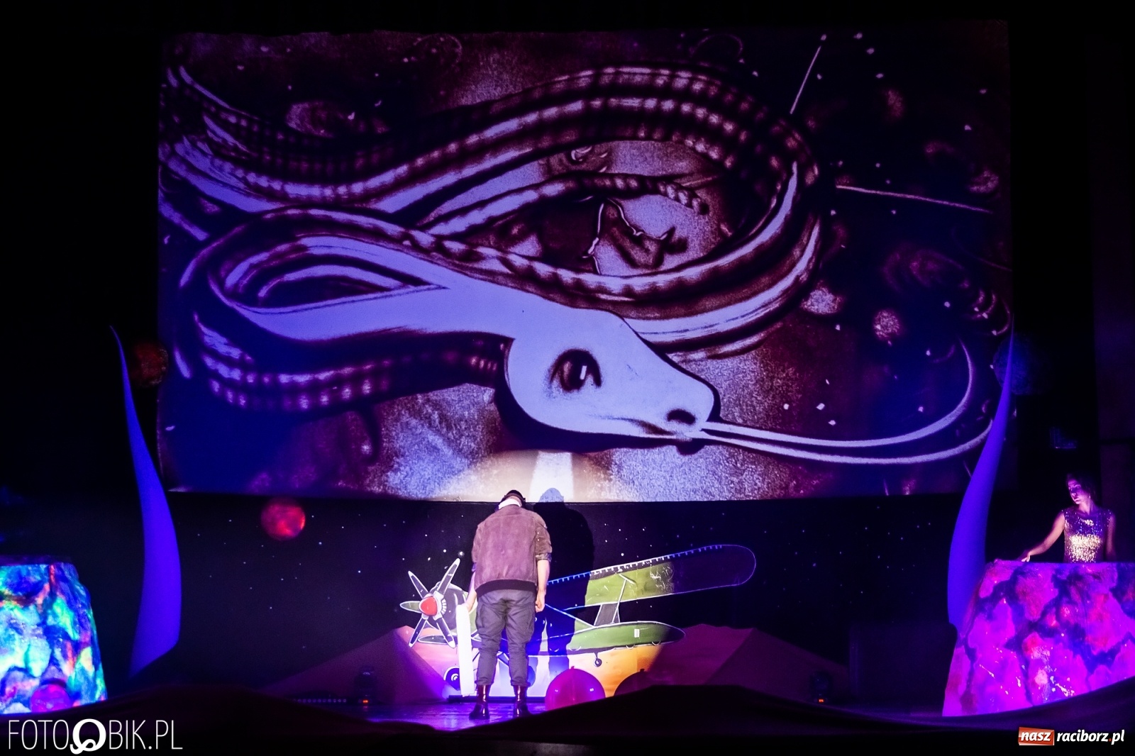 Zdjęcie w galerii na portalu naszraciborz.pl: Mały Książę - wyjątkowy spektakl w RCK wiadomości z regionu