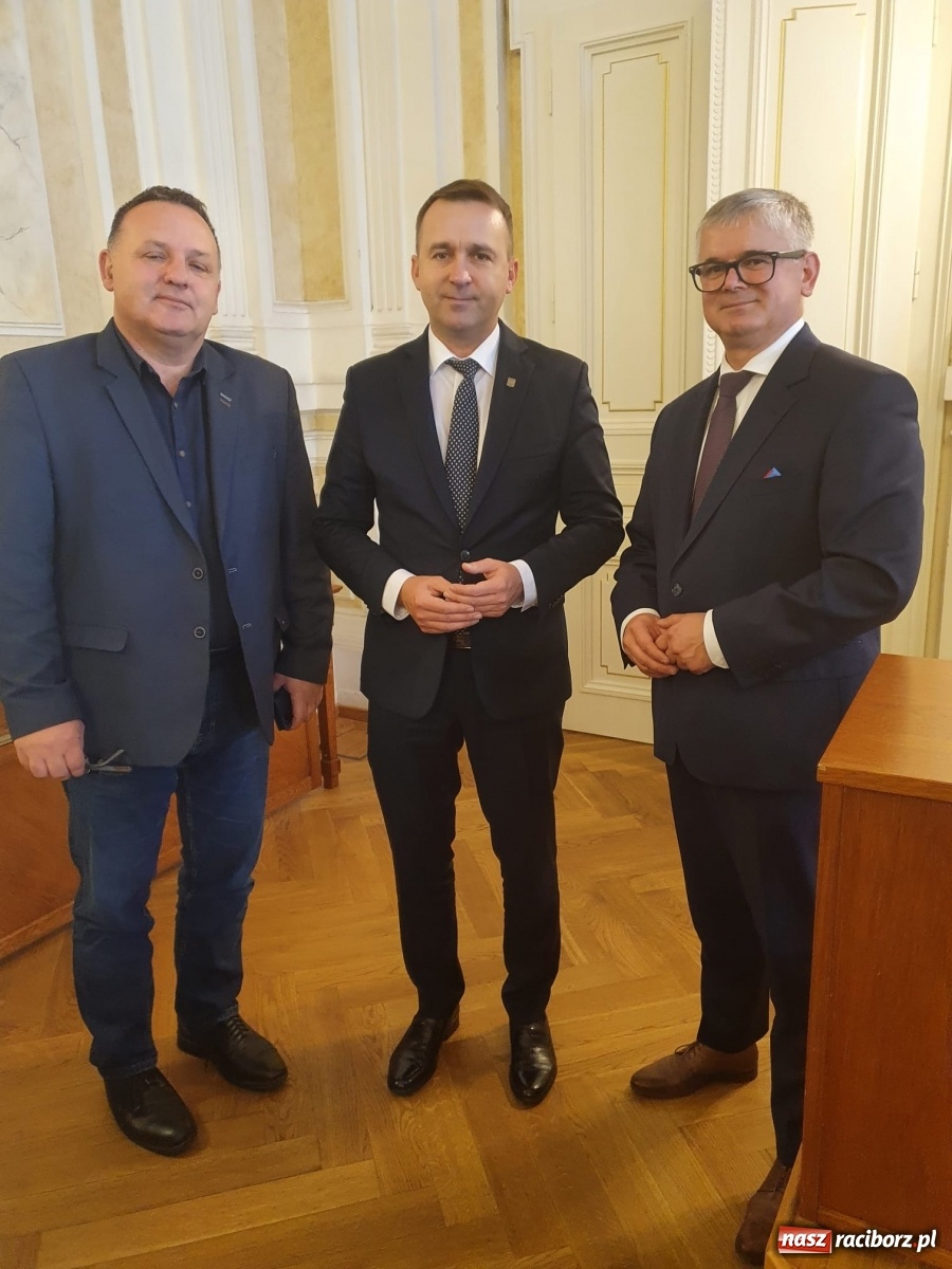 Zdjęcie w galerii na portalu naszraciborz.pl: Kuźnia Raciborska przystąpiła do SIM Śląsk Południe. Racibórz nie chciał wiadomości z regionu