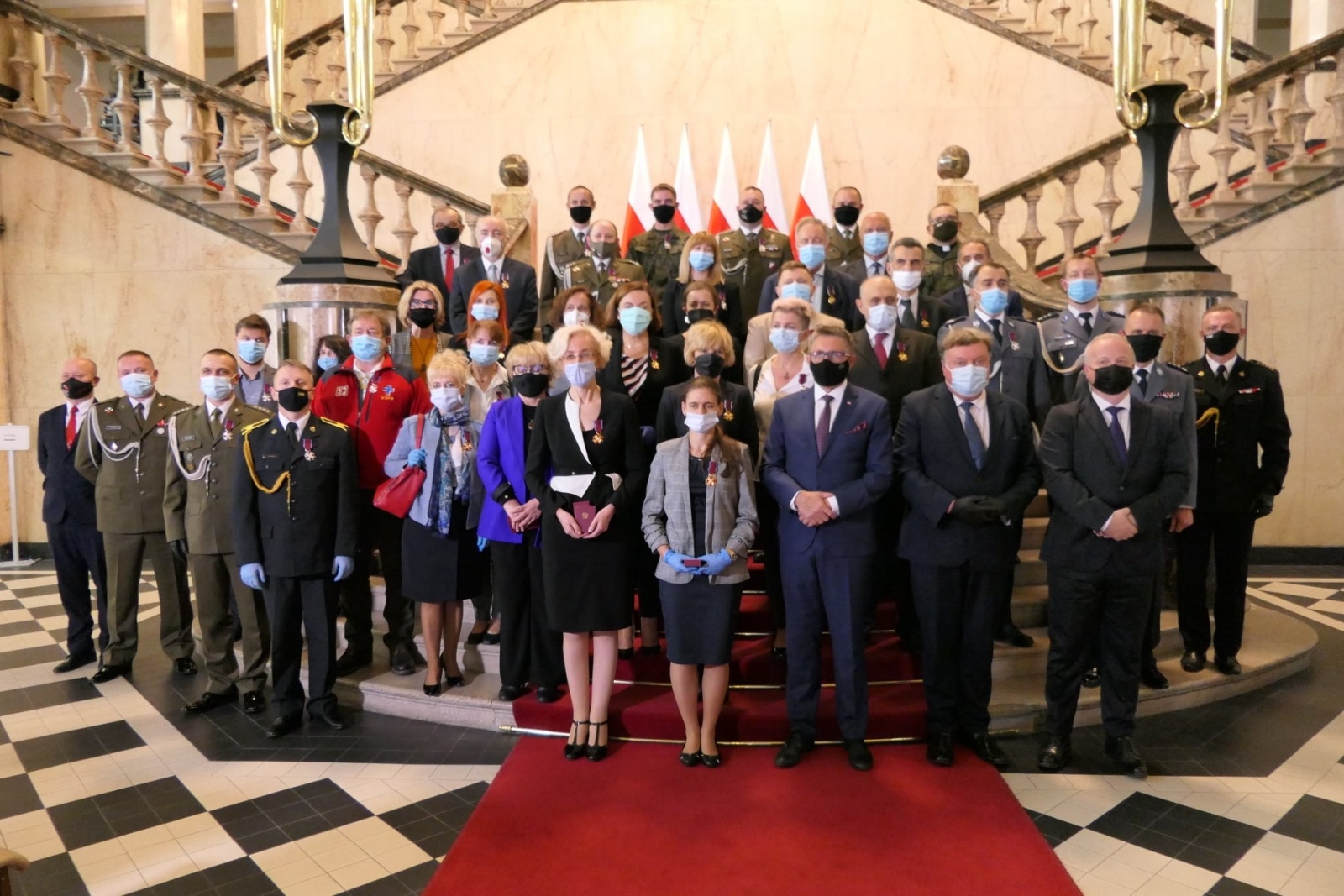 Zdjęcie w galerii na portalu naszraciborz.pl: Odznaczenia dla zasłużonych, w tym raciborzan wiadomości z regionu