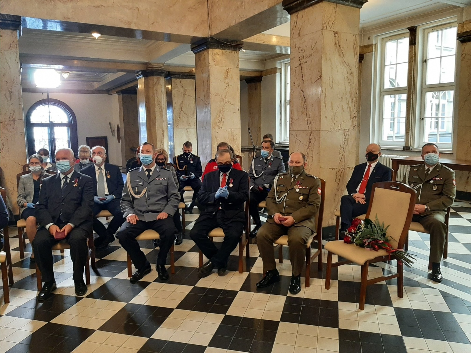 Zdjęcie w galerii na portalu naszraciborz.pl: Odznaczenia dla zasłużonych, w tym raciborzan wiadomości z regionu