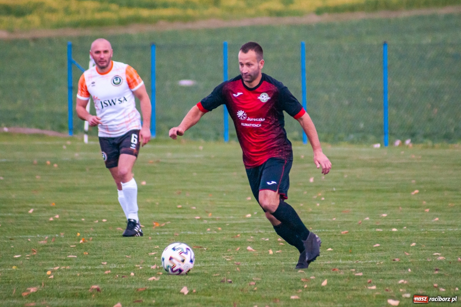 Zdjęcie w galerii na portalu naszraciborz.pl: B klasa. O krok od bijatyki w Pietraszynie. Lider pokonany! [FOTO] wiadomości z regionu