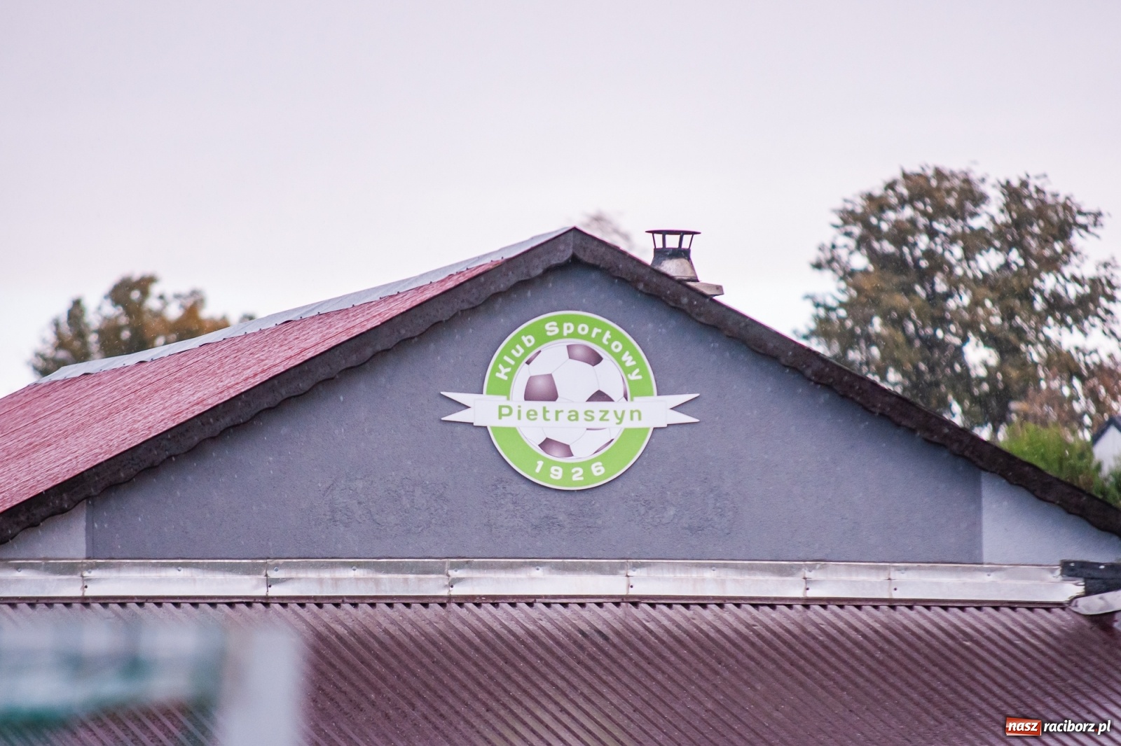 Zdjęcie w galerii na portalu naszraciborz.pl: B klasa. O krok od bijatyki w Pietraszynie. Lider pokonany! [FOTO] wiadomości z regionu