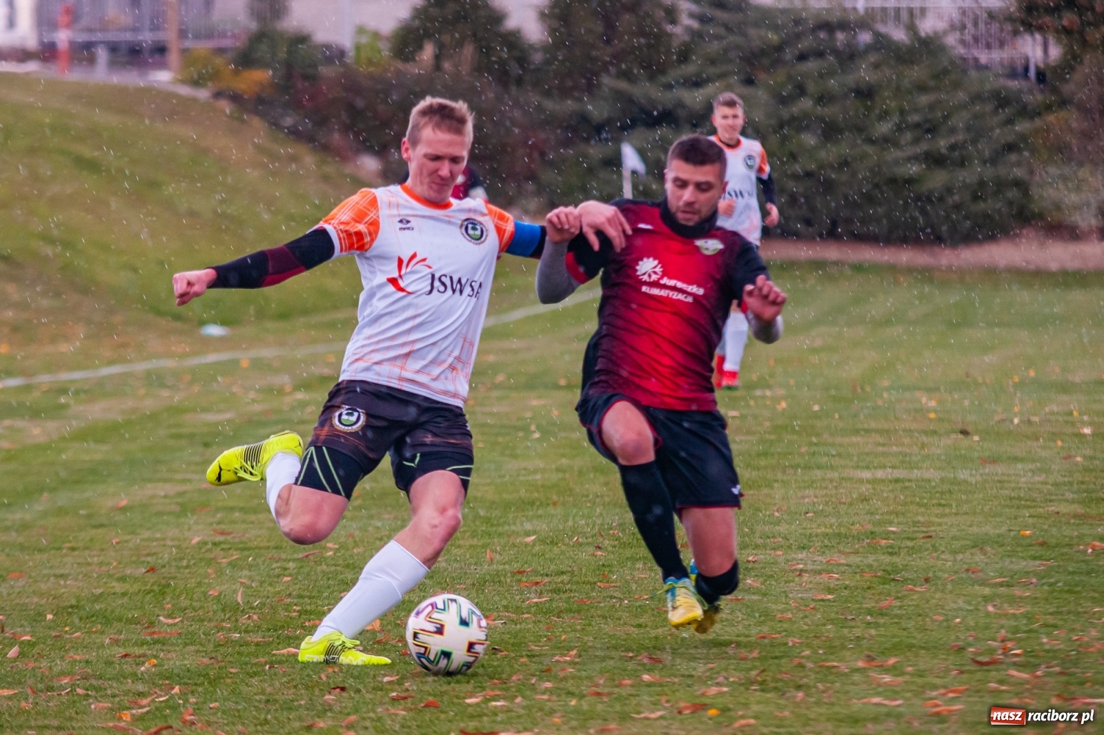 Zdjęcie w galerii na portalu naszraciborz.pl: B klasa. O krok od bijatyki w Pietraszynie. Lider pokonany! [FOTO] wiadomości z regionu