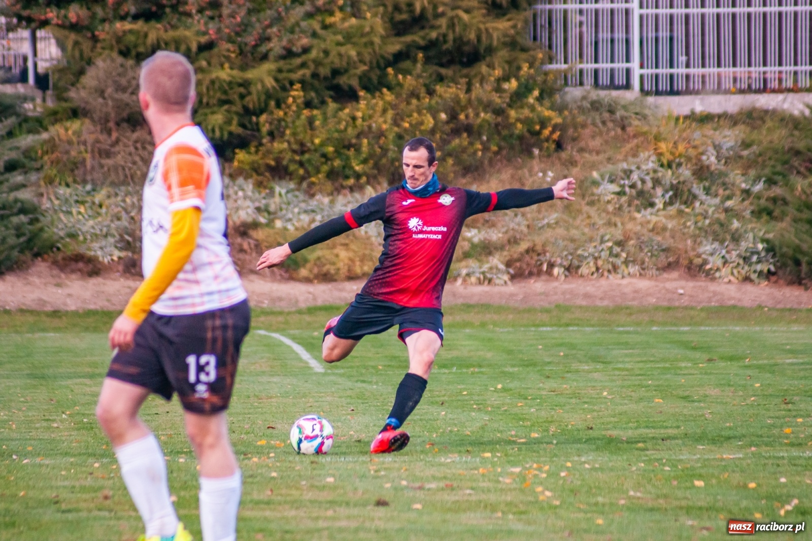 Zdjęcie w galerii na portalu naszraciborz.pl: B klasa. O krok od bijatyki w Pietraszynie. Lider pokonany! [FOTO] wiadomości z regionu