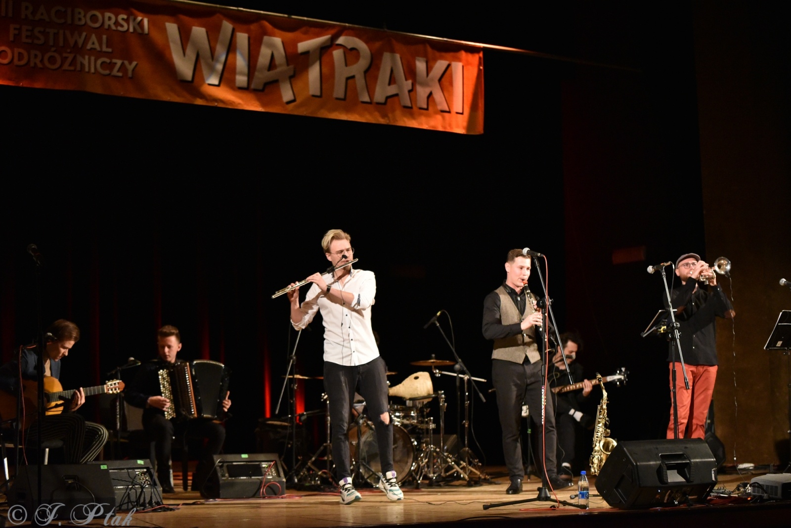 Zdjęcie w galerii na portalu naszraciborz.pl: Folkowe rytmy na sobotni finał Wiatraków. Co w niedzielę? wiadomości z regionu