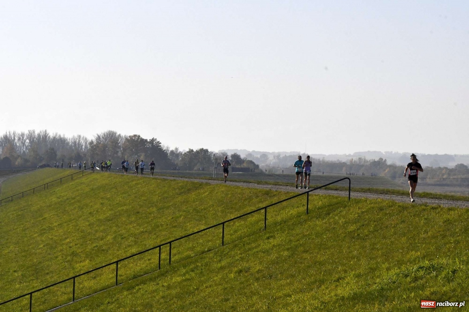 Zdjęcie w galerii na portalu naszraciborz.pl: Półmaraton po wałach - od Bukowa do Raciborza [FOTO i WIDEO] wiadomości z regionu