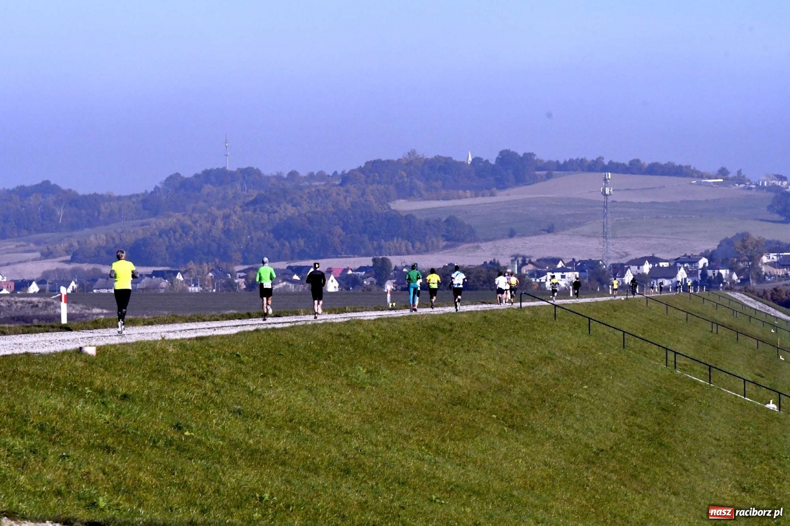 Zdjęcie w galerii na portalu naszraciborz.pl: Półmaraton po wałach - od Bukowa do Raciborza [FOTO i WIDEO] wiadomości z regionu