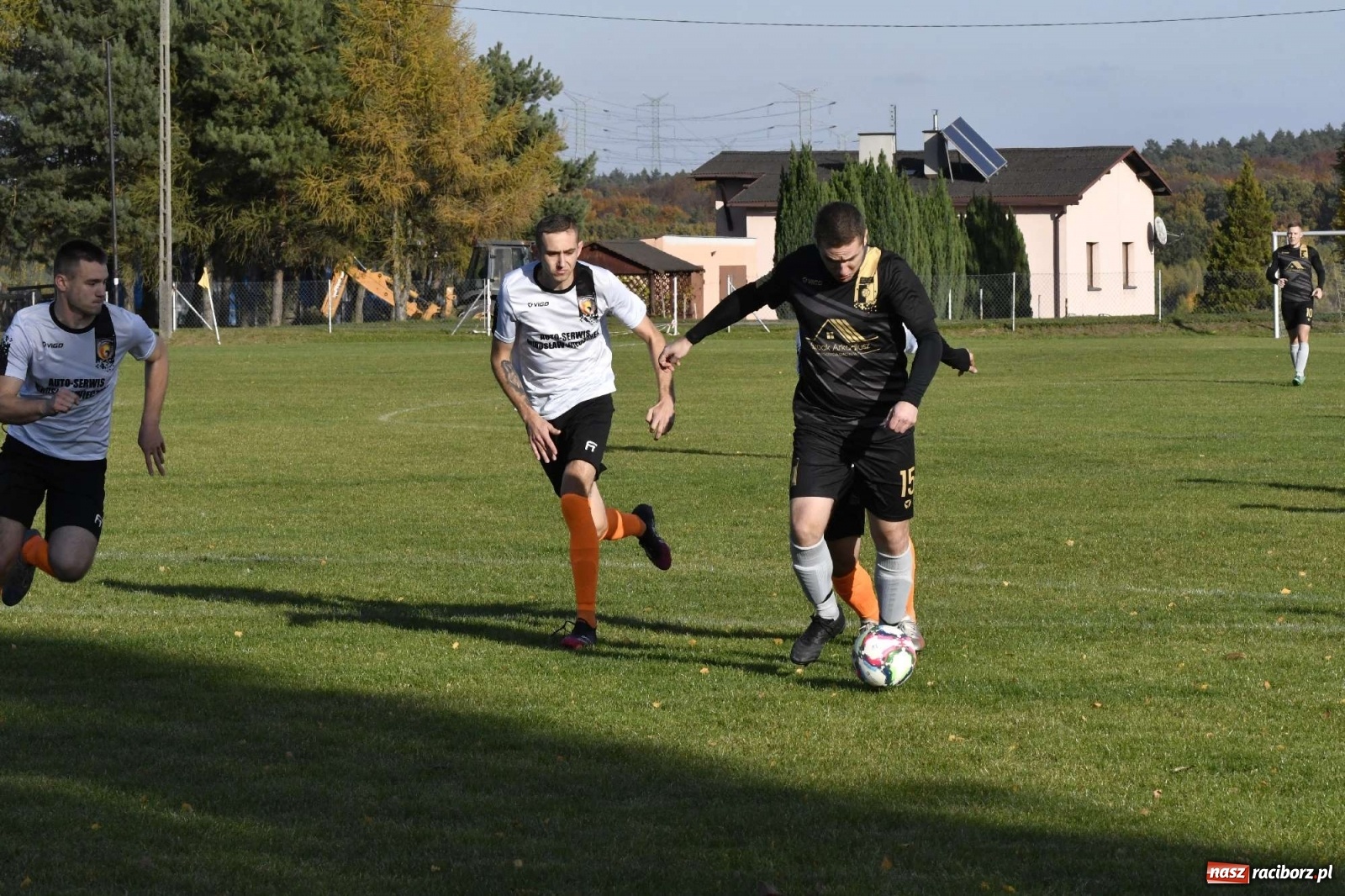 Zdjęcie w galerii na portalu naszraciborz.pl: Czarni Nowa Wieś zdmuchnęli kobylski Płomień wiadomości z regionu