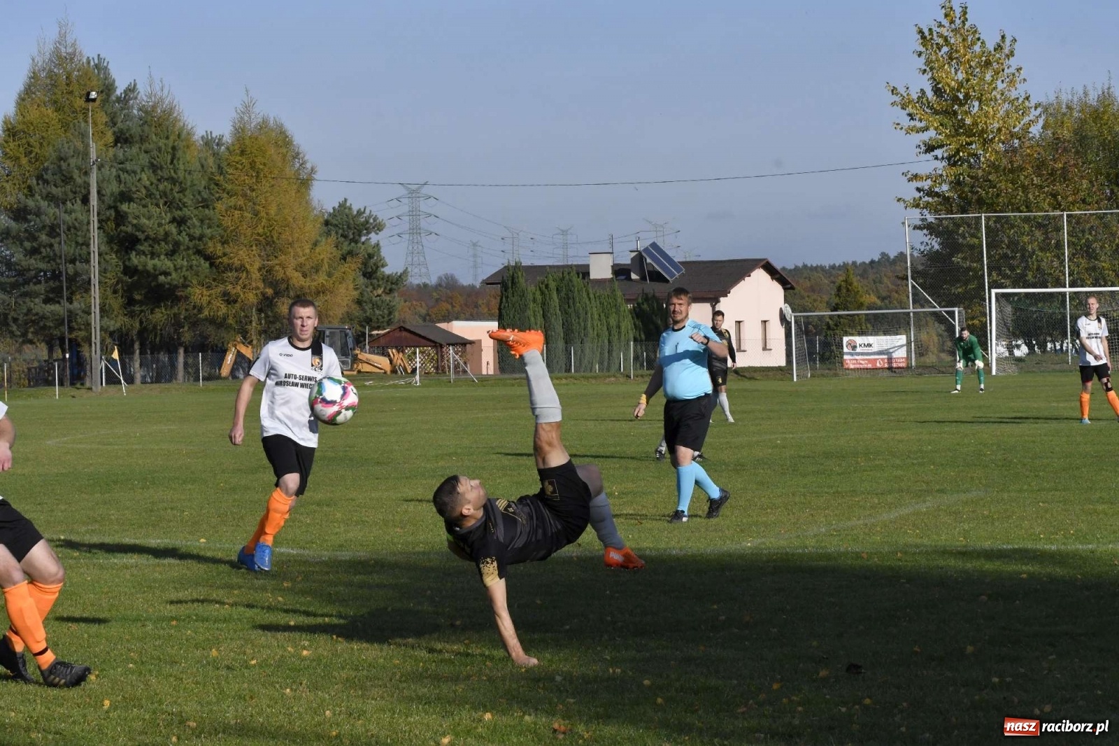 Zdjęcie w galerii na portalu naszraciborz.pl: Czarni Nowa Wieś zdmuchnęli kobylski Płomień wiadomości z regionu