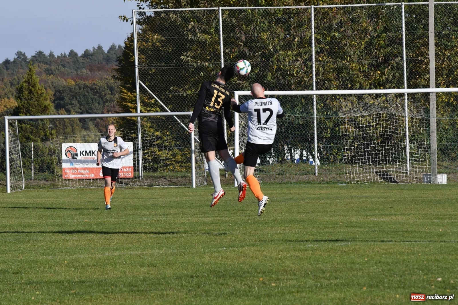 Zdjęcie w galerii na portalu naszraciborz.pl: Czarni Nowa Wieś zdmuchnęli kobylski Płomień wiadomości z regionu