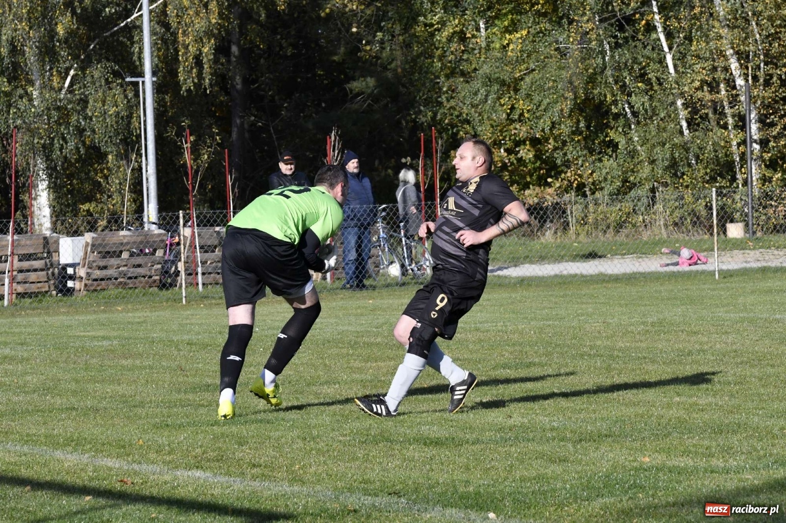 Zdjęcie w galerii na portalu naszraciborz.pl: Czarni Nowa Wieś zdmuchnęli kobylski Płomień wiadomości z regionu