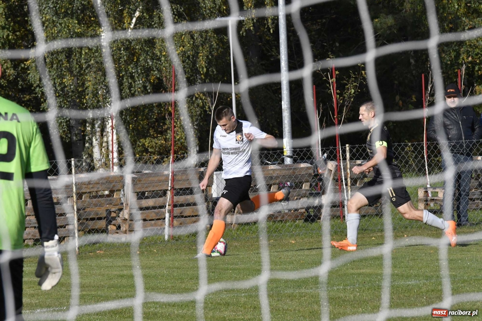 Zdjęcie w galerii na portalu naszraciborz.pl: Czarni Nowa Wieś zdmuchnęli kobylski Płomień wiadomości z regionu