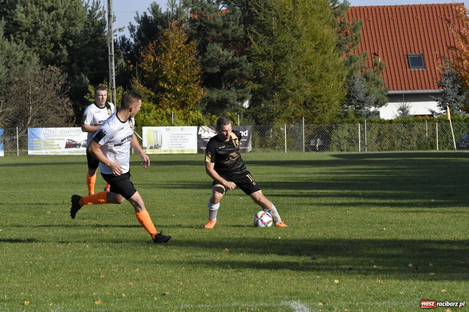 Zdjęcie w galerii na portalu naszraciborz.pl: Czarni Nowa Wieś zdmuchnęli kobylski Płomień wiadomości z regionu