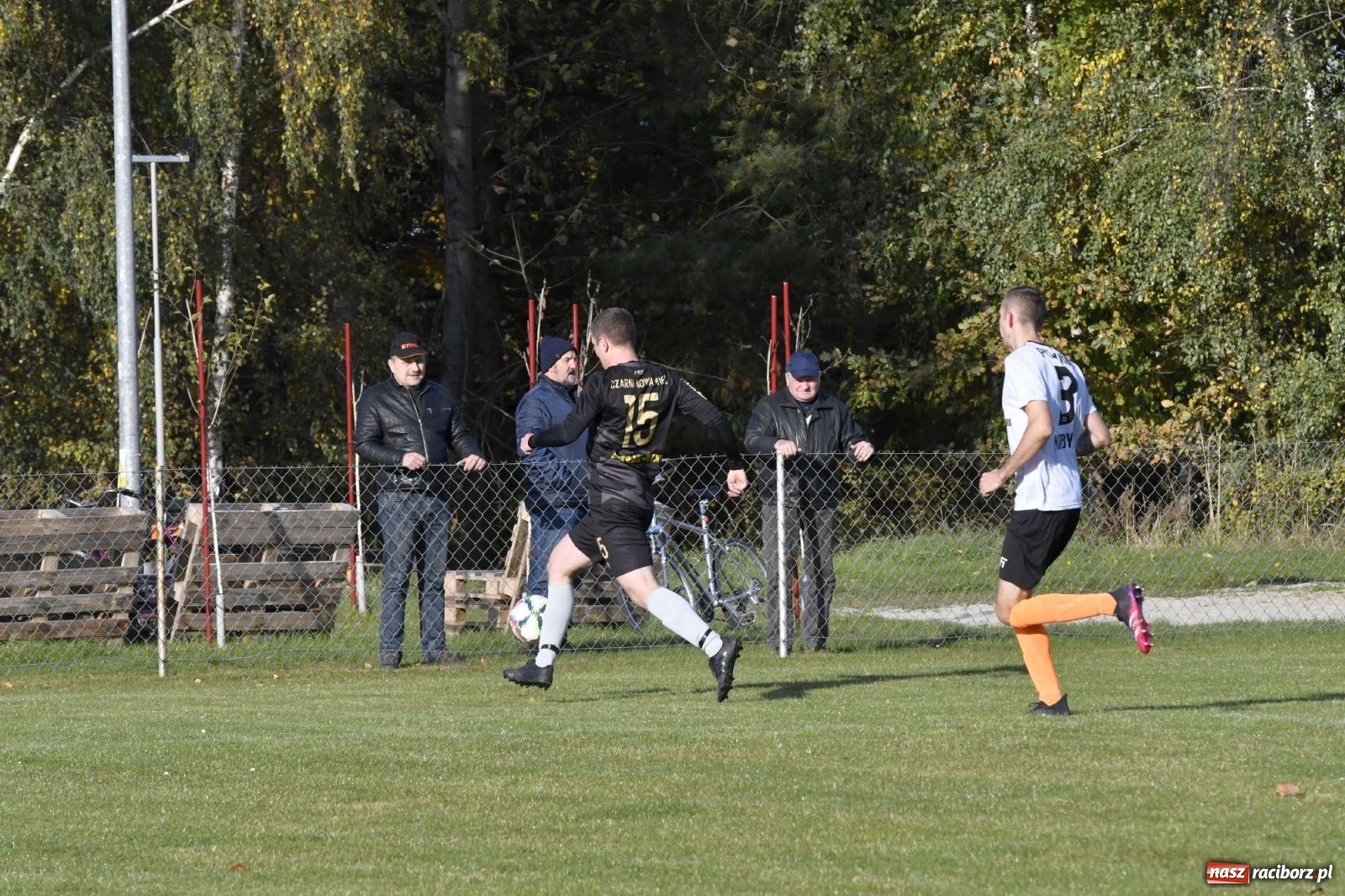 Zdjęcie w galerii na portalu naszraciborz.pl: Czarni Nowa Wieś zdmuchnęli kobylski Płomień wiadomości z regionu