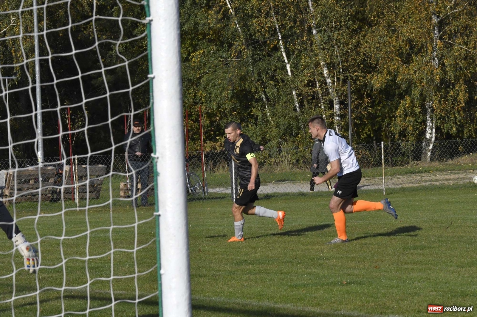 Zdjęcie w galerii na portalu naszraciborz.pl: Czarni Nowa Wieś zdmuchnęli kobylski Płomień wiadomości z regionu