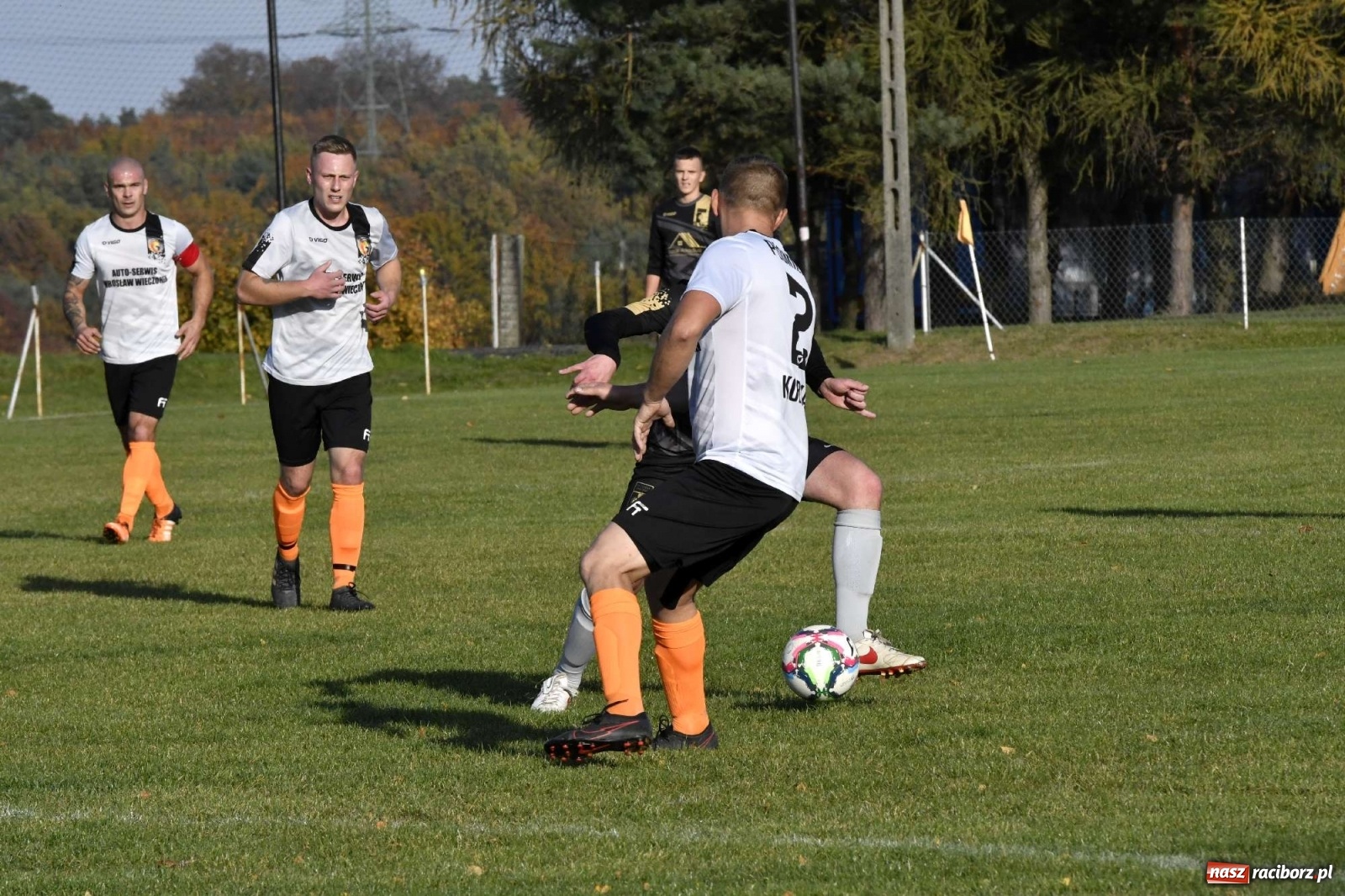 Zdjęcie w galerii na portalu naszraciborz.pl: Czarni Nowa Wieś zdmuchnęli kobylski Płomień wiadomości z regionu