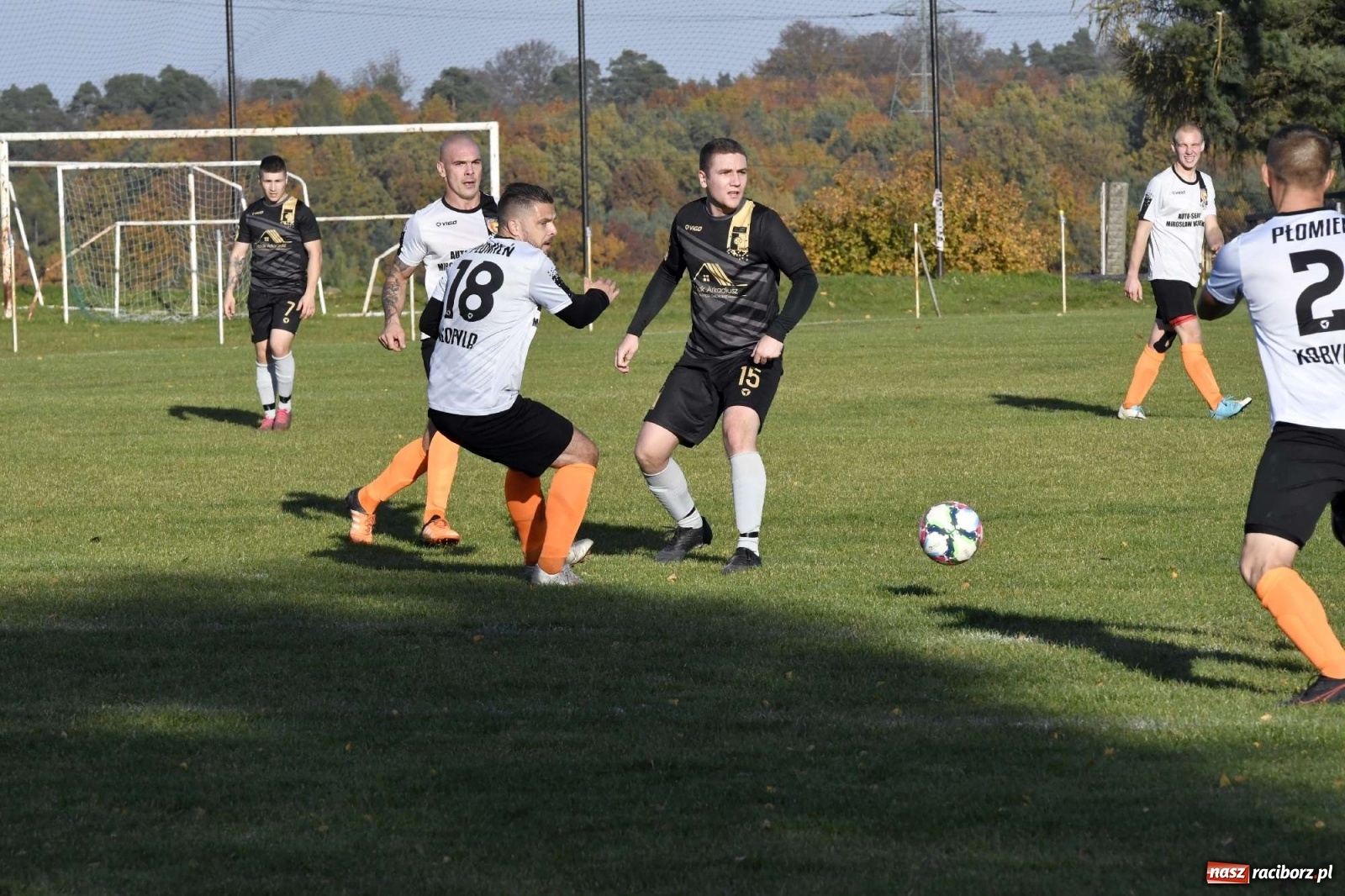 Zdjęcie w galerii na portalu naszraciborz.pl: Czarni Nowa Wieś zdmuchnęli kobylski Płomień wiadomości z regionu