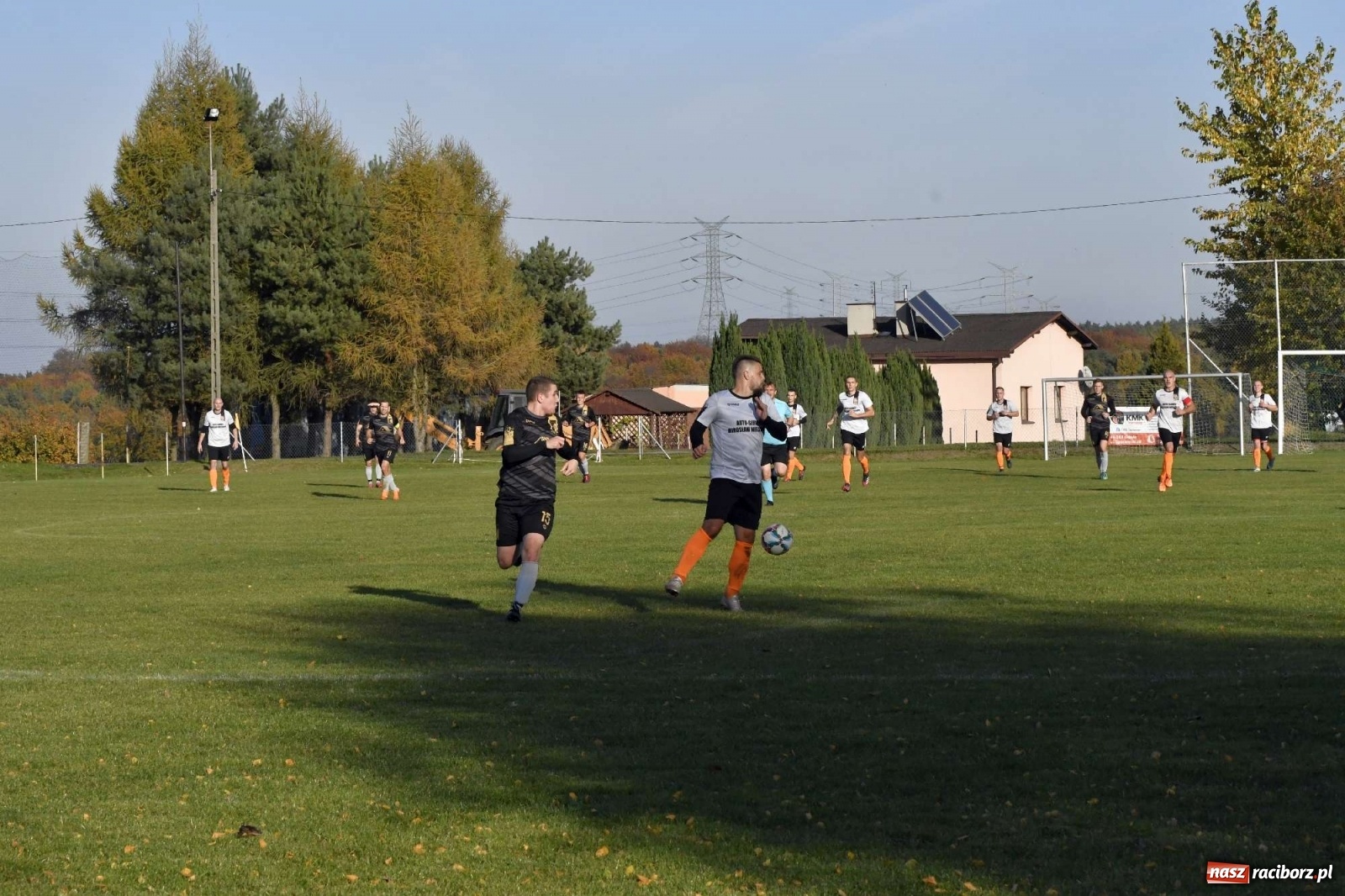 Zdjęcie w galerii na portalu naszraciborz.pl: Czarni Nowa Wieś zdmuchnęli kobylski Płomień wiadomości z regionu