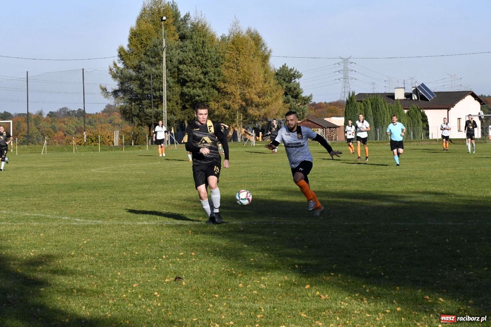 Zdjęcie w galerii na portalu naszraciborz.pl: Czarni Nowa Wieś zdmuchnęli kobylski Płomień wiadomości z regionu