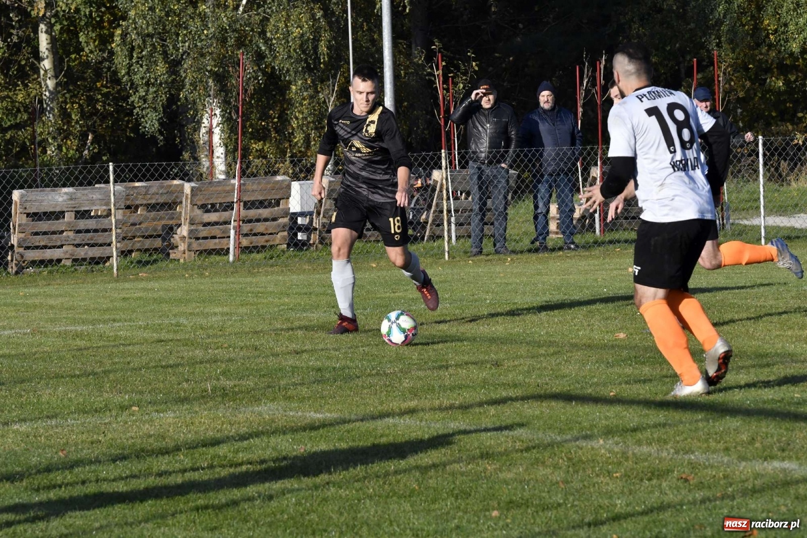 Zdjęcie w galerii na portalu naszraciborz.pl: Czarni Nowa Wieś zdmuchnęli kobylski Płomień wiadomości z regionu